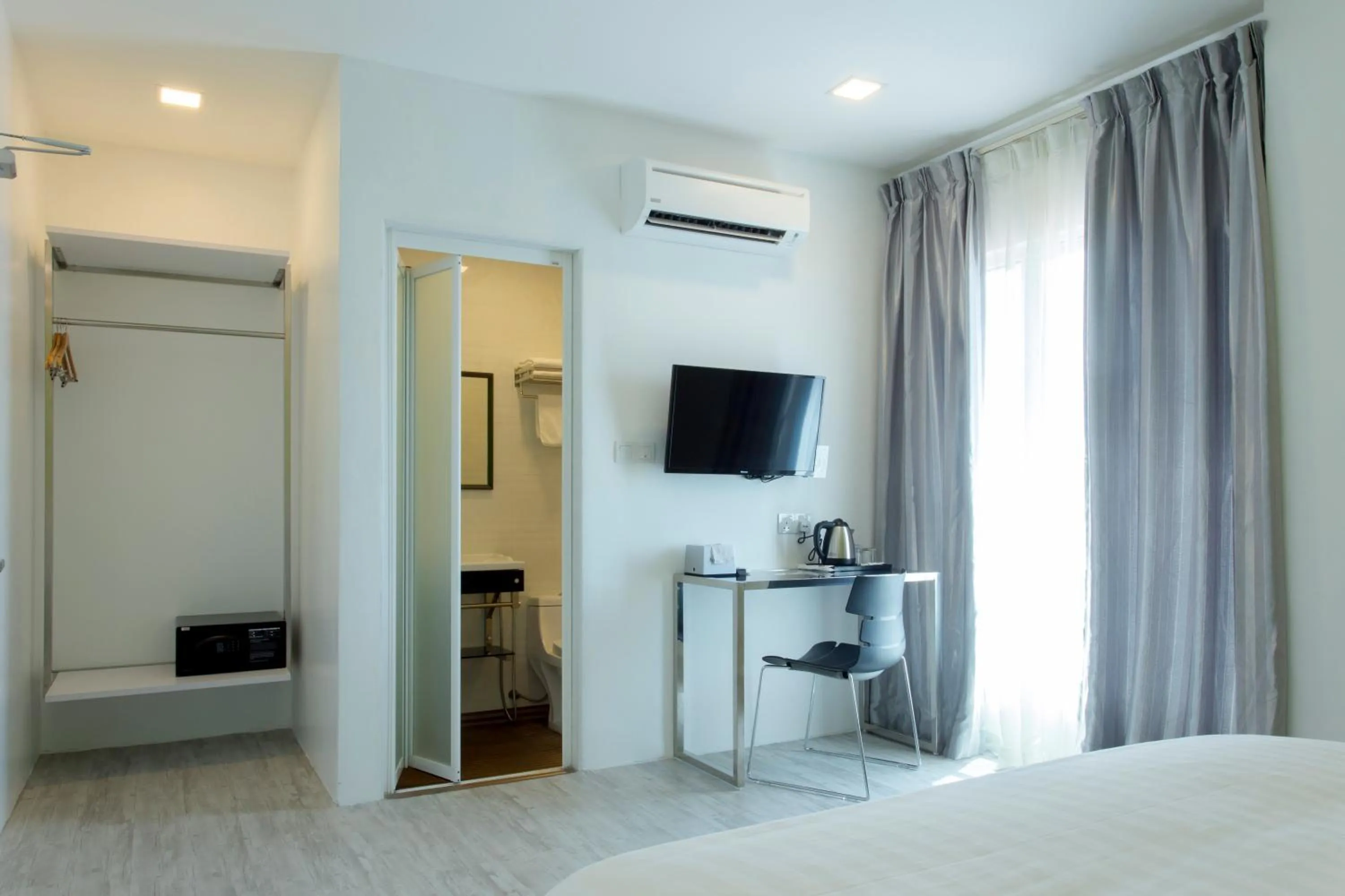 Bedroom, Bed in Aloha Hotel SDN BHD