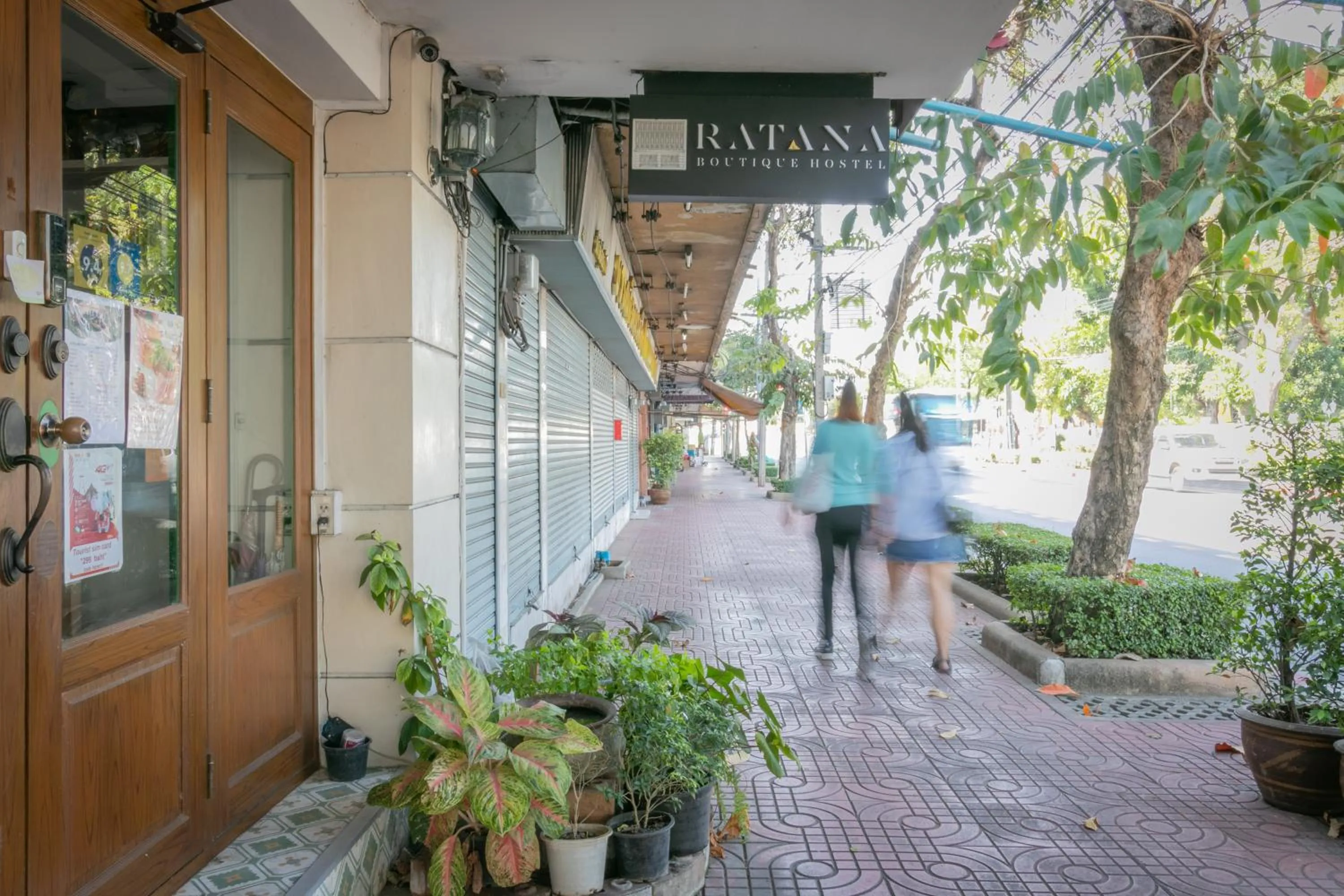 Facade/entrance in Ratana Boutique Hostel