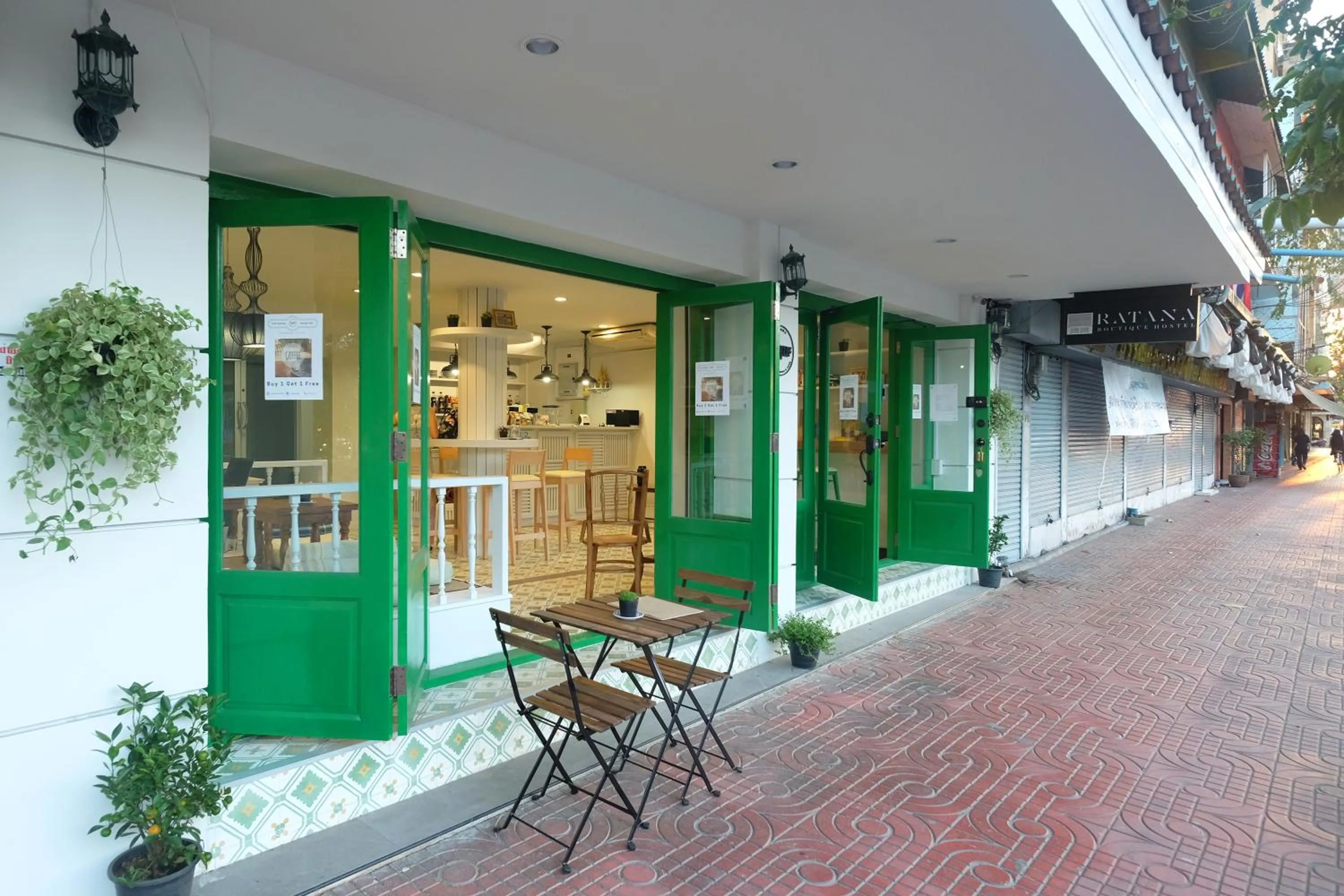 Facade/entrance in Ratana Boutique Hostel