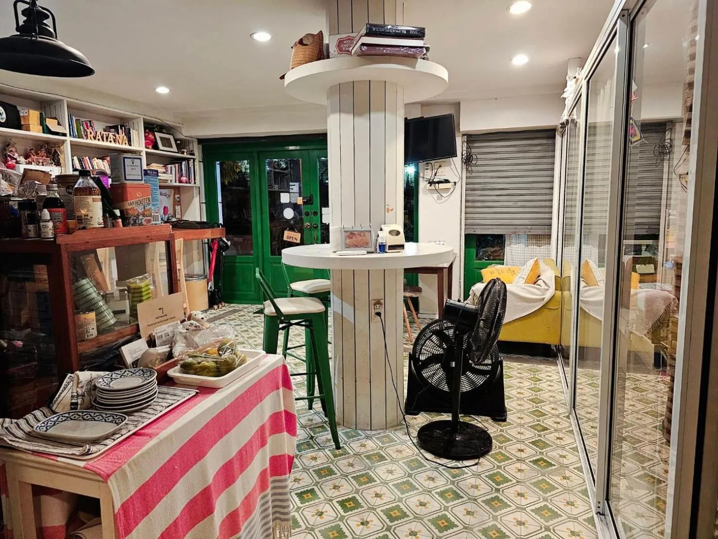 Ratana Boutique Hostel