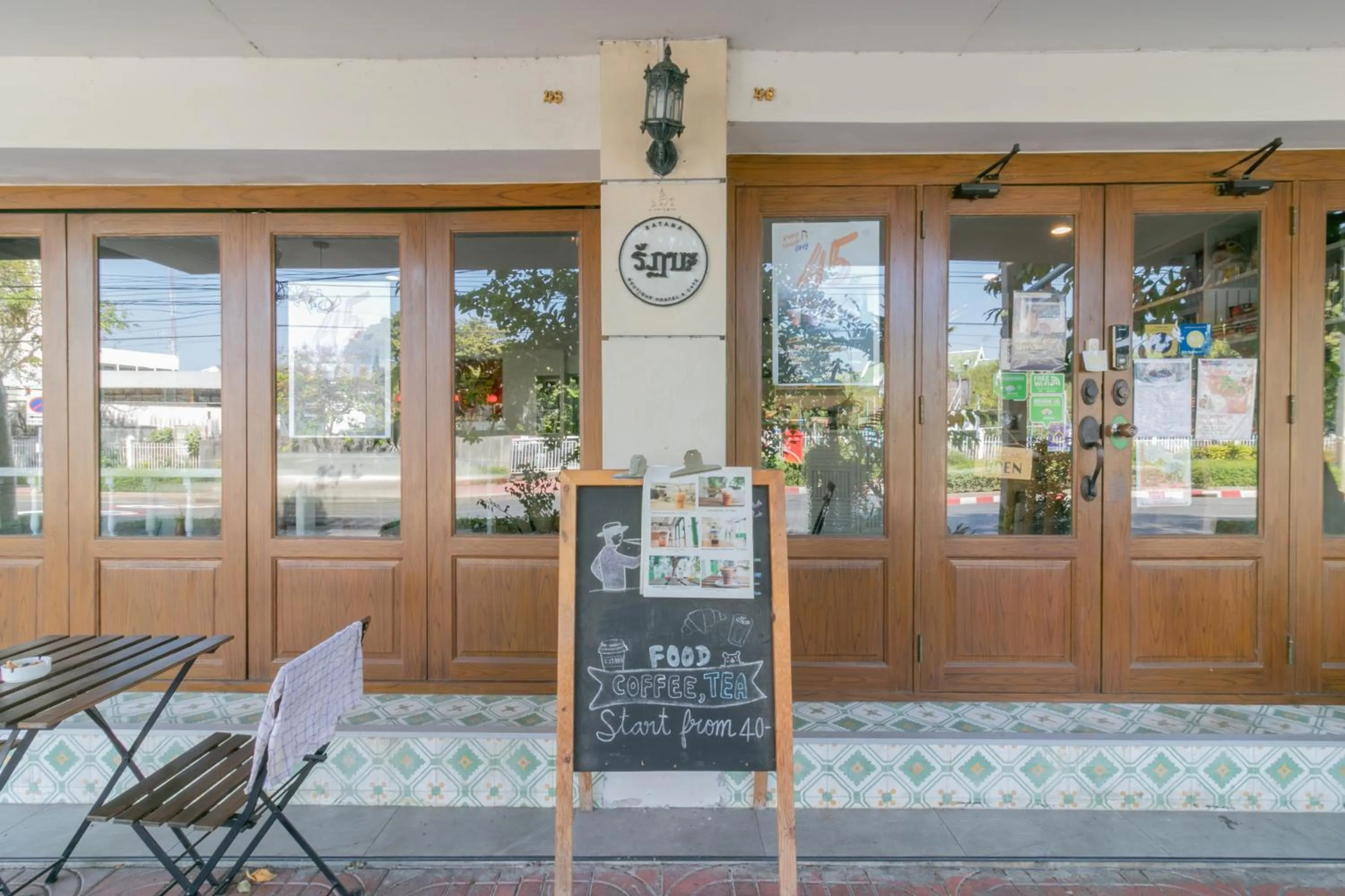 Facade/entrance in Ratana Boutique Hostel