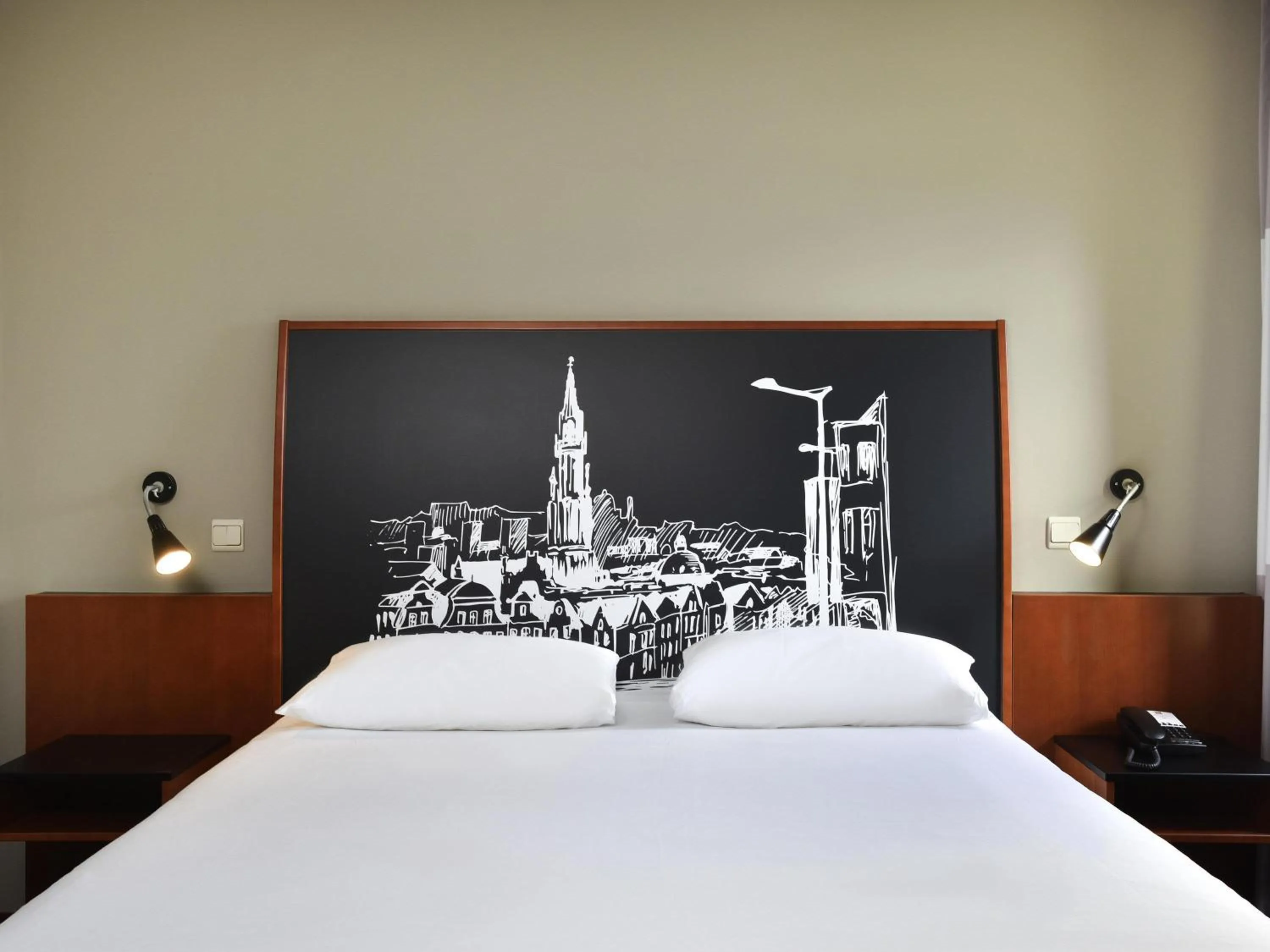 Bedroom, Bed in Ibis Brussels Erasmus