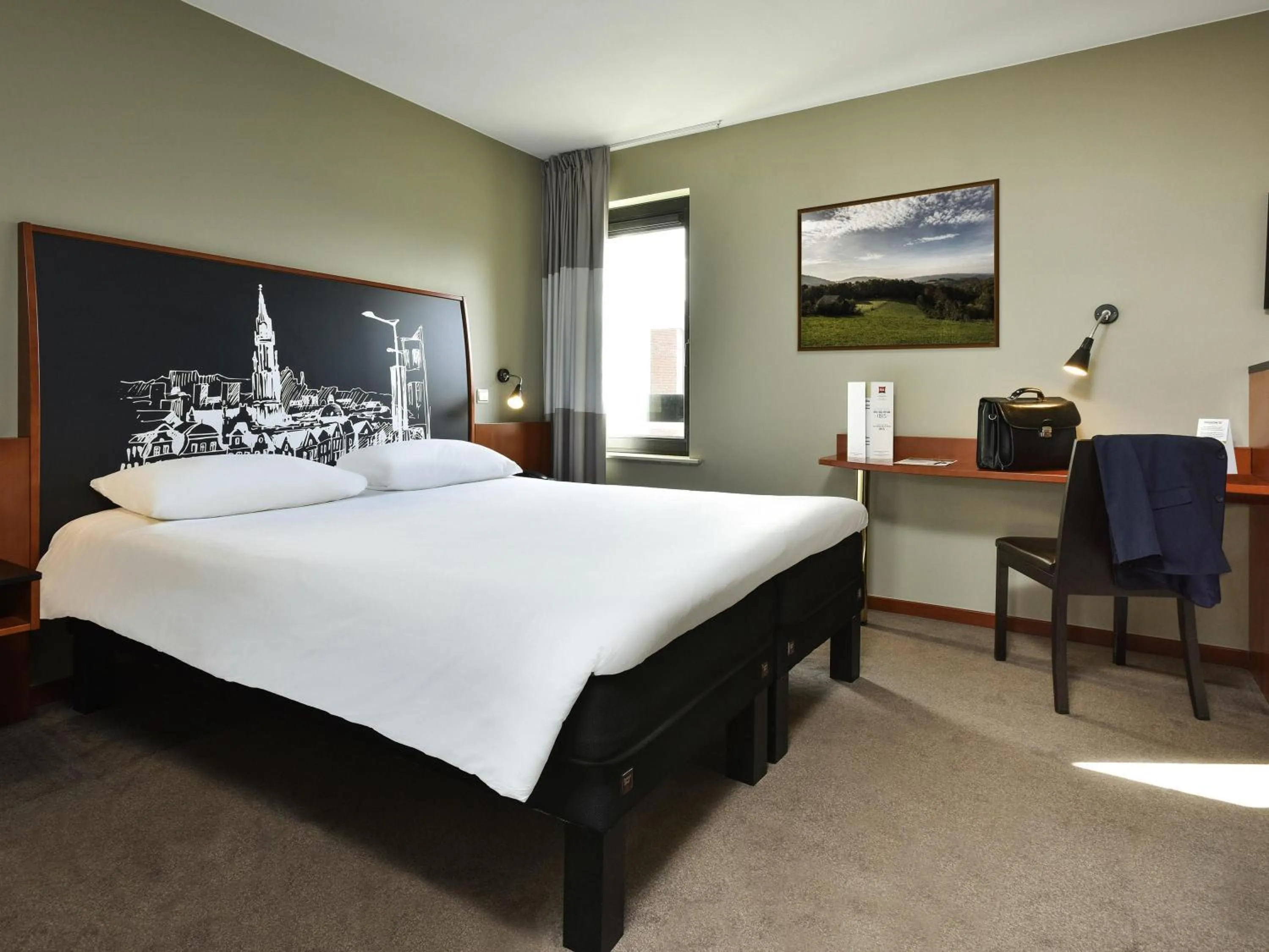 Bedroom, Bed in Ibis Brussels Erasmus