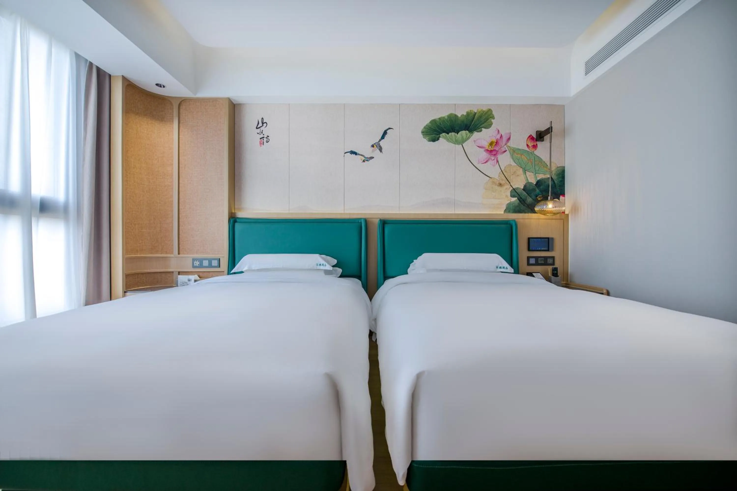 Bed in Yiwu Baide Theme Hotel