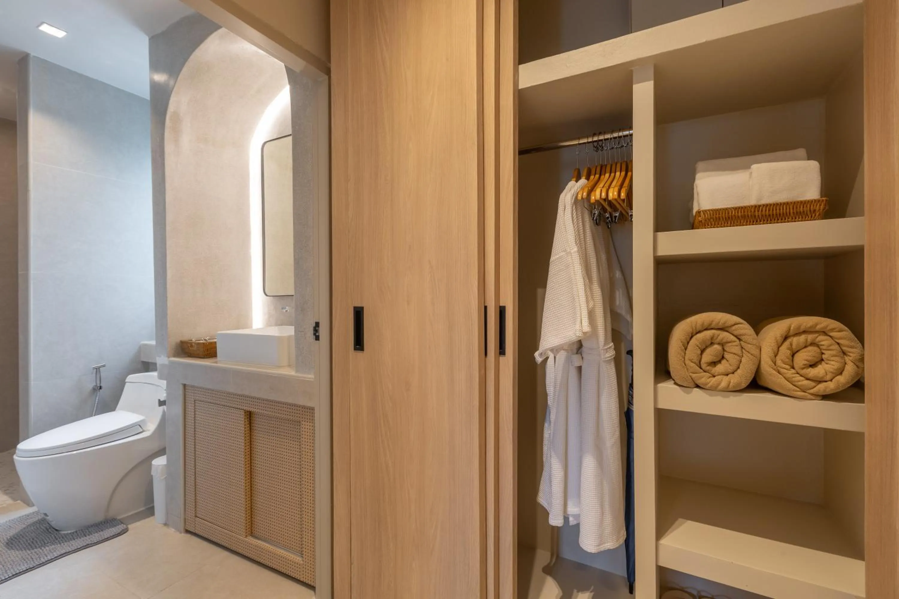 Shower in Amala Grand Bleu Resort Hilltops - SHA