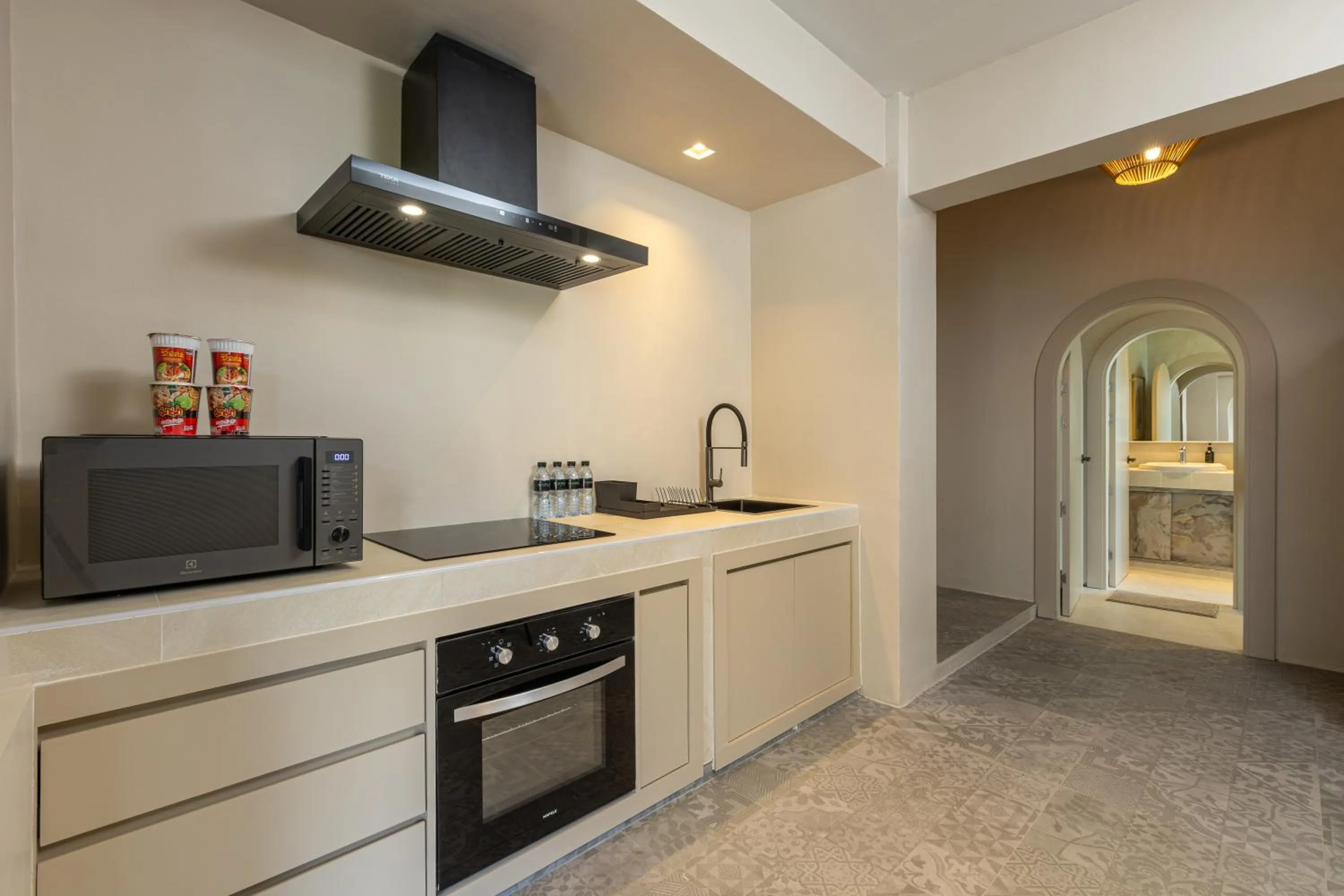 microwave in Amala Grand Bleu Resort Hilltops - SHA