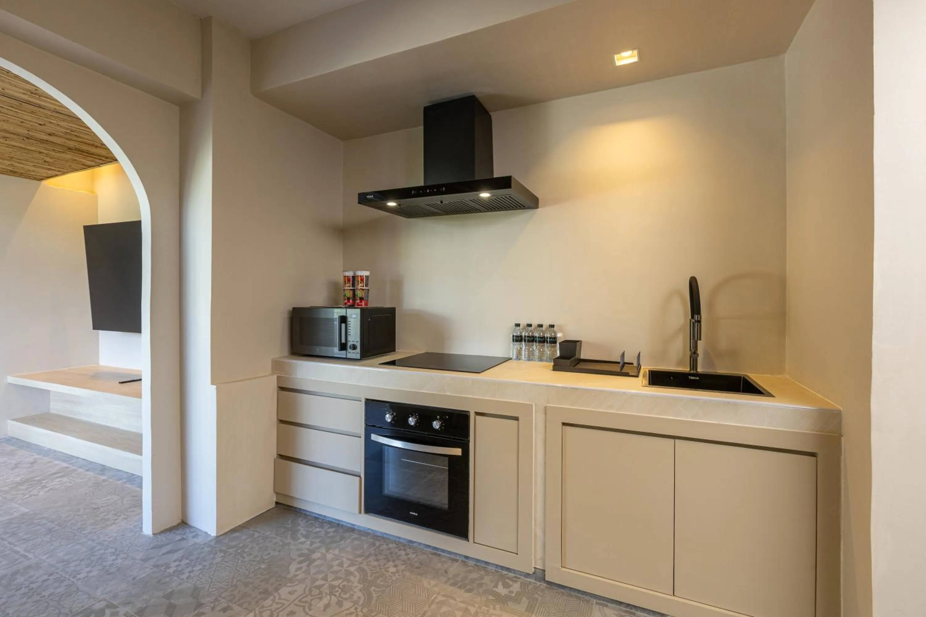 microwave in Amala Grand Bleu Resort Hilltops - SHA