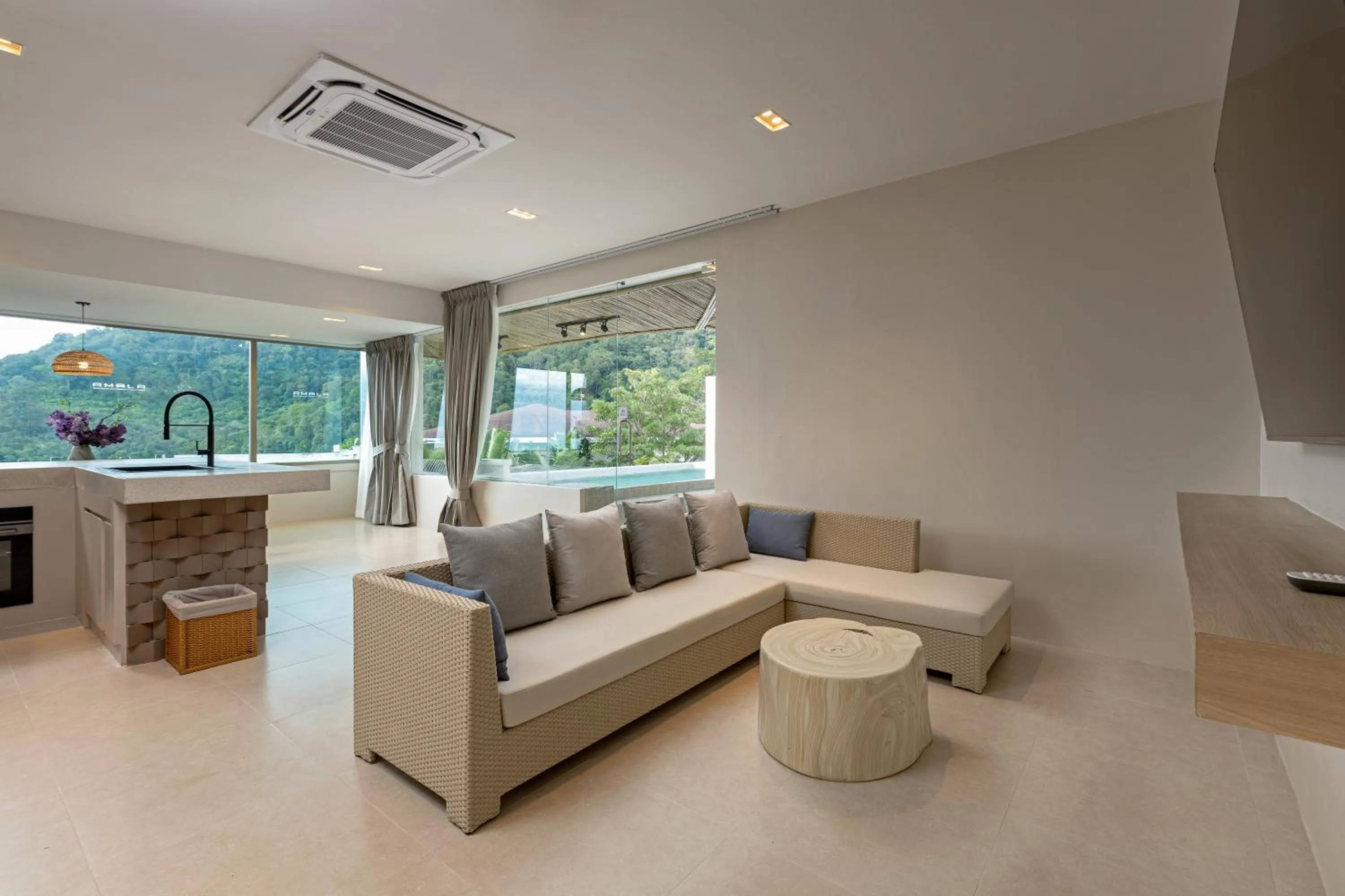 TV and multimedia in Amala Grand Bleu Resort Hilltops - SHA