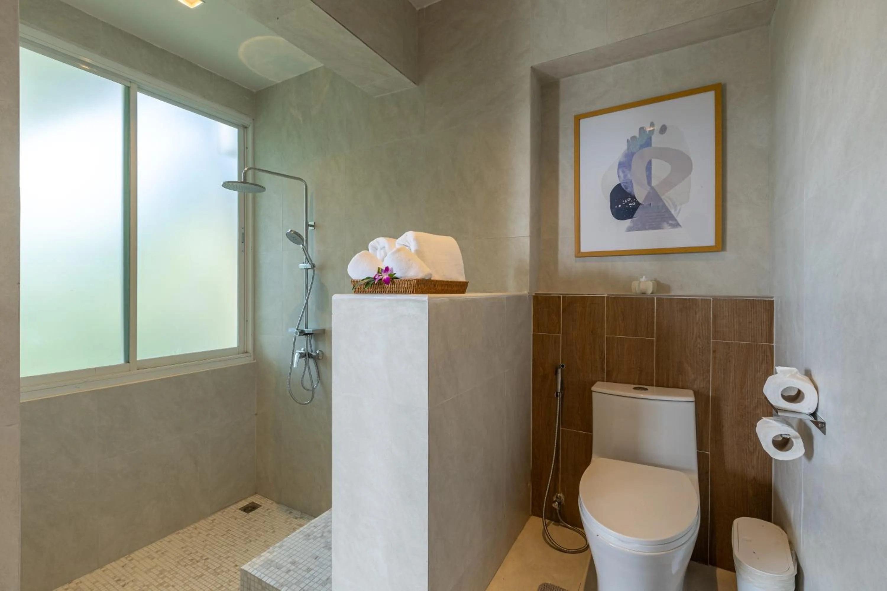 Shower in Amala Grand Bleu Resort Hilltops - SHA