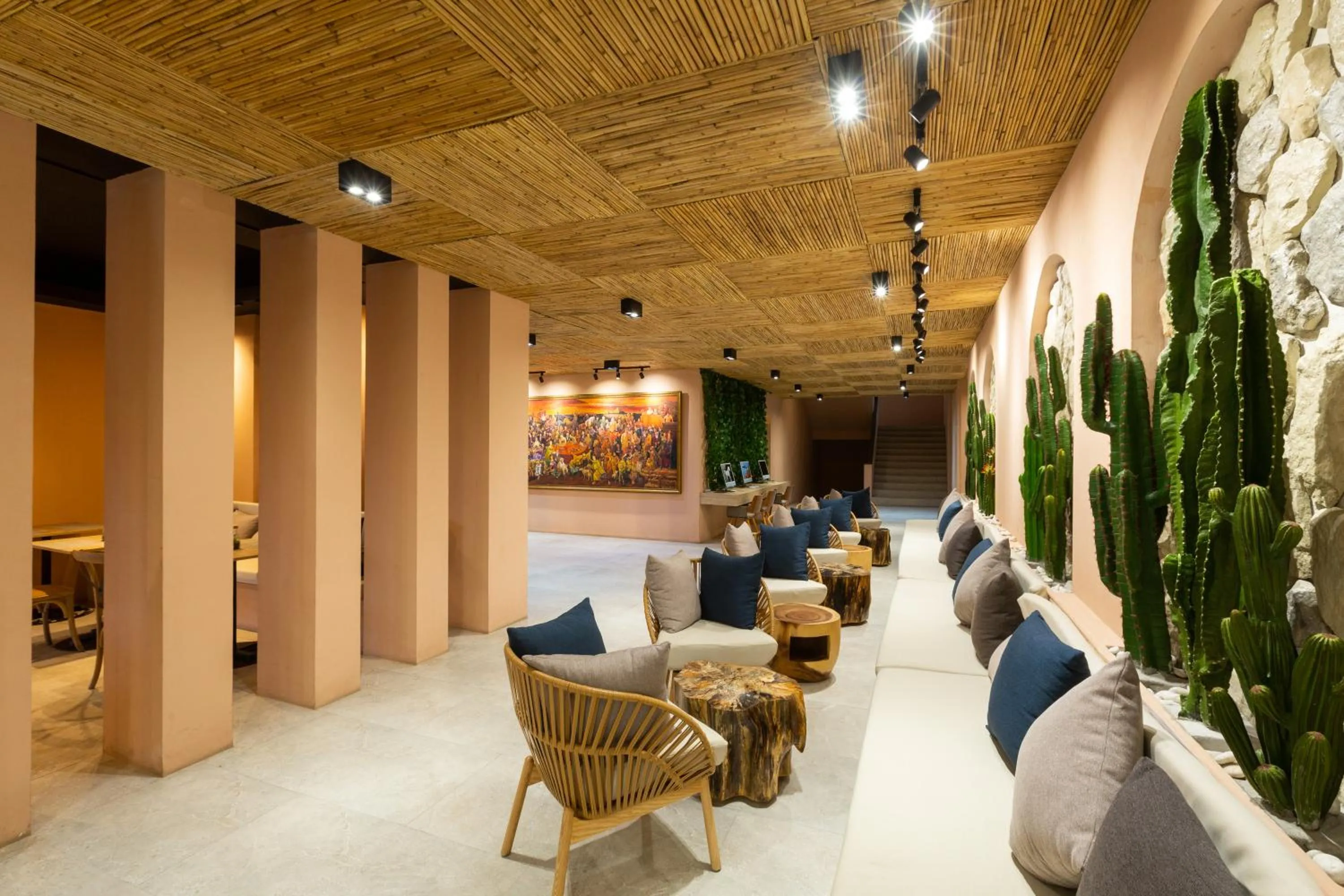 Restaurant/places to eat in Amala Grand Bleu Resort Hilltops - SHA