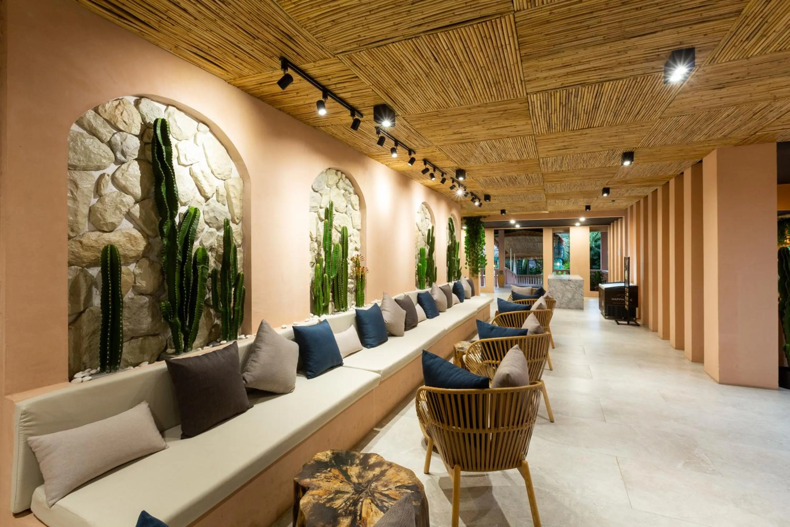 Lobby or reception in Amala Grand Bleu Resort Hilltops - SHA