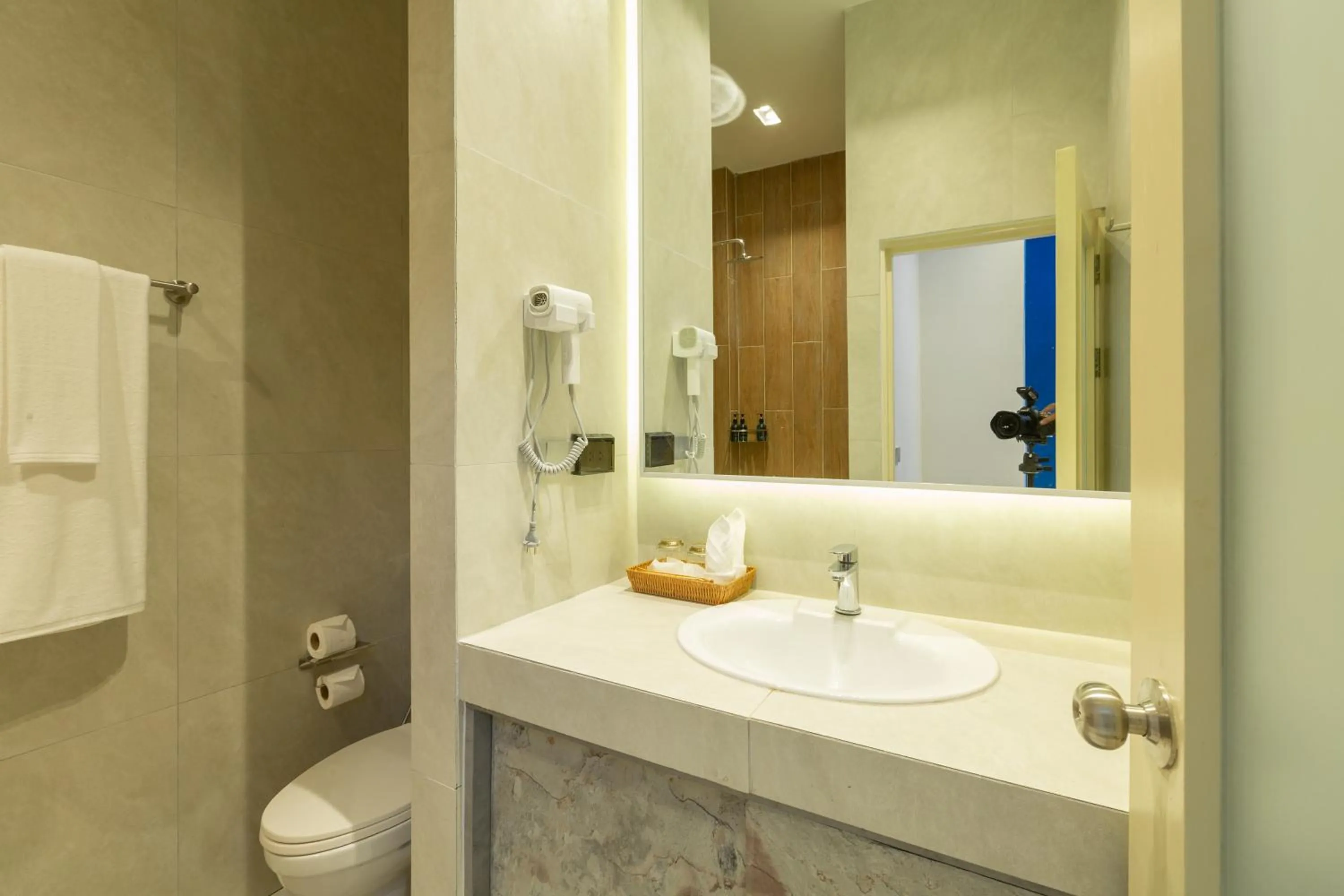 Toilet in Amala Grand Bleu Resort Hilltops - SHA