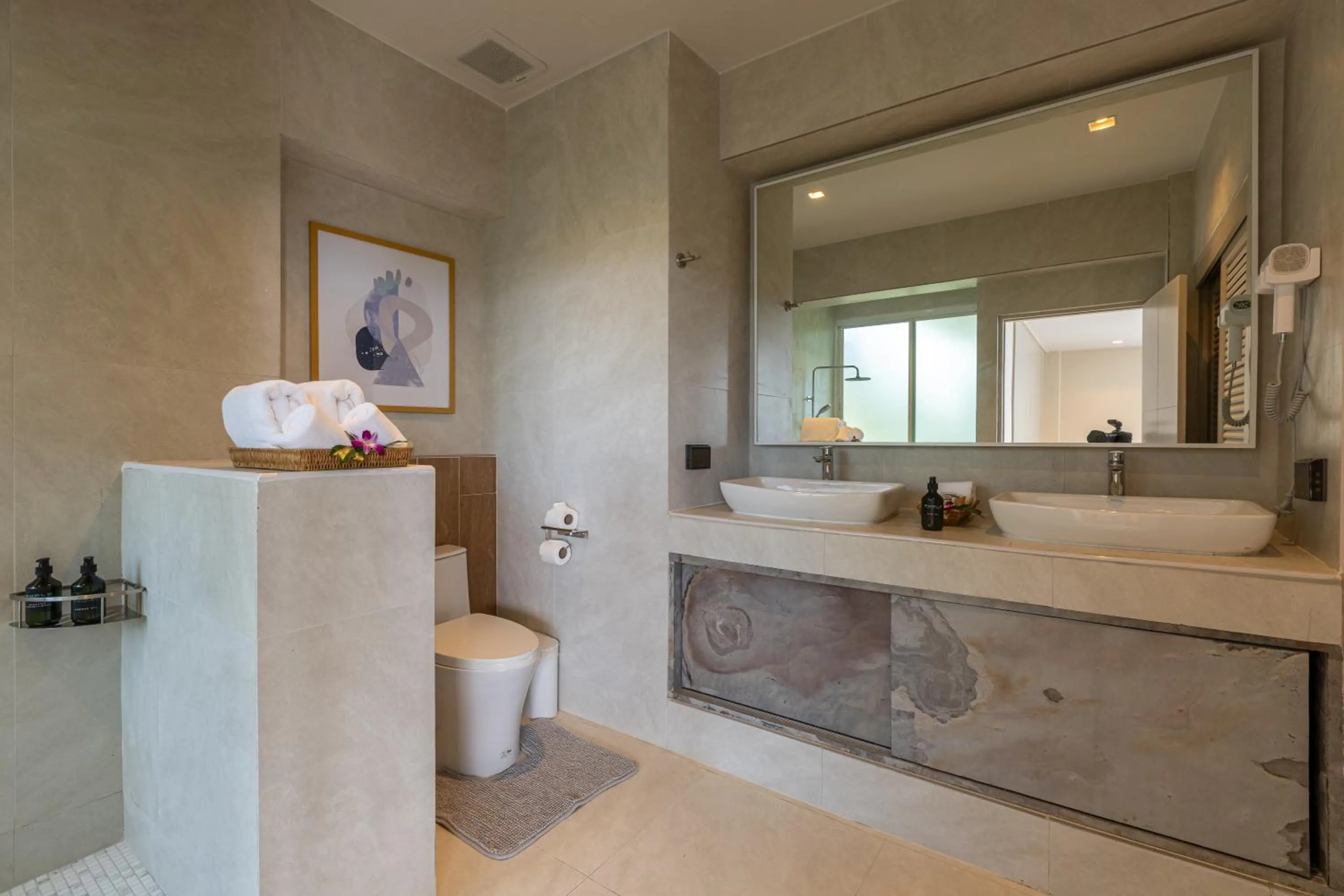 Shower in Amala Grand Bleu Resort Hilltops - SHA