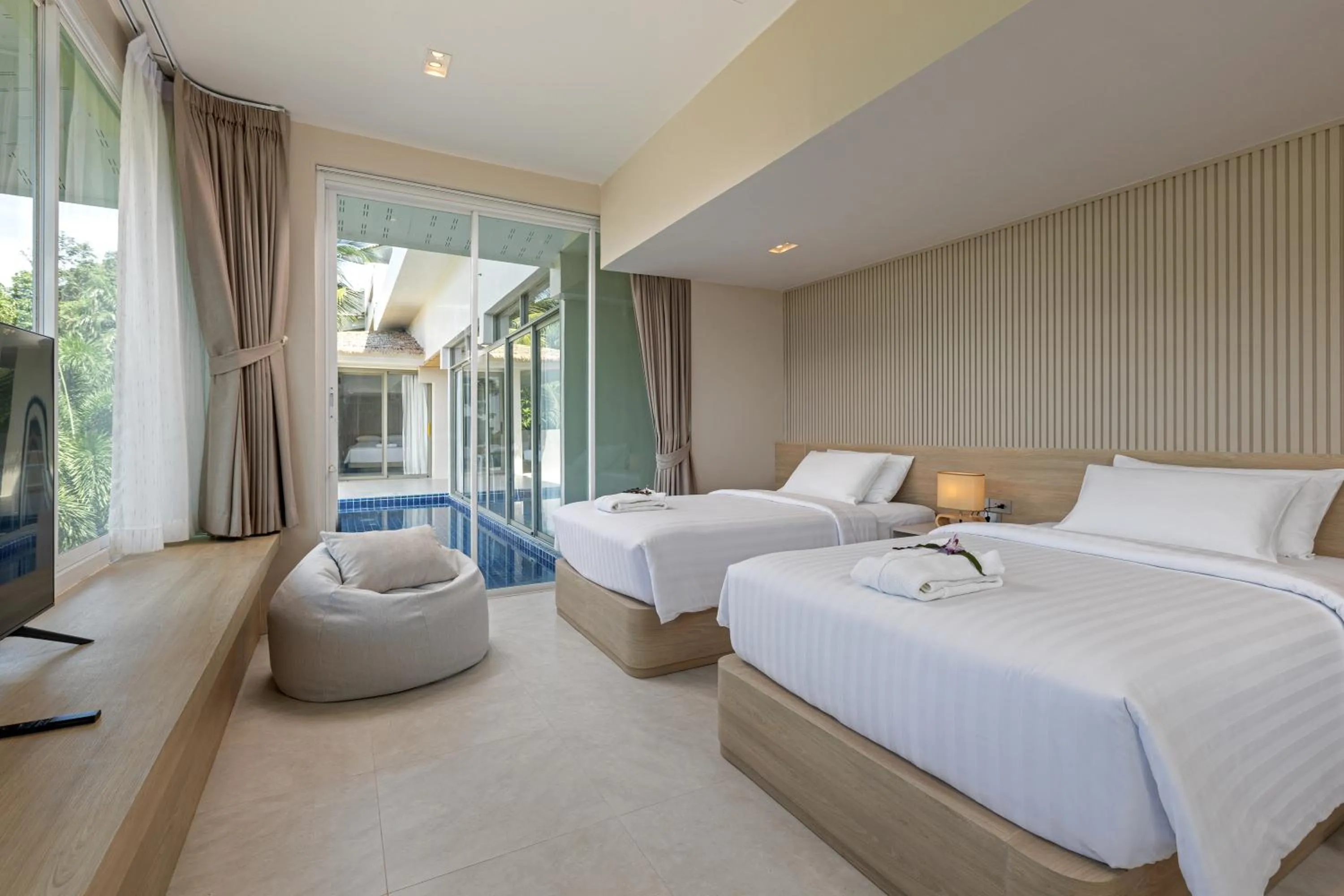 Bed in Amala Grand Bleu Resort Hilltops - SHA