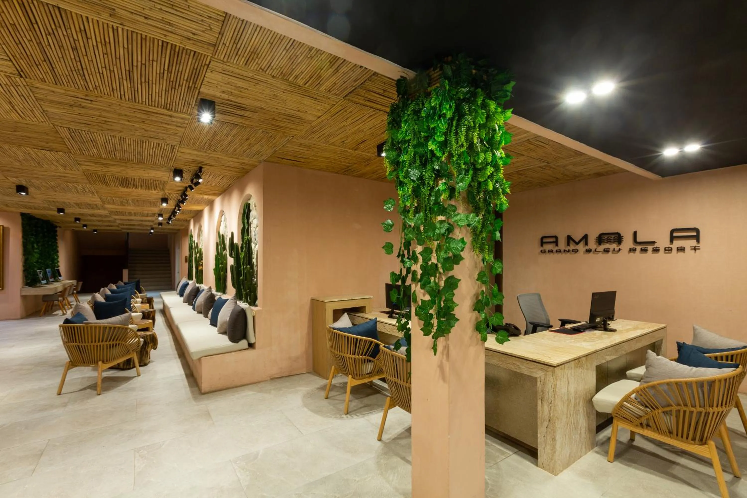 Lobby or reception in Amala Grand Bleu Resort Hilltops - SHA