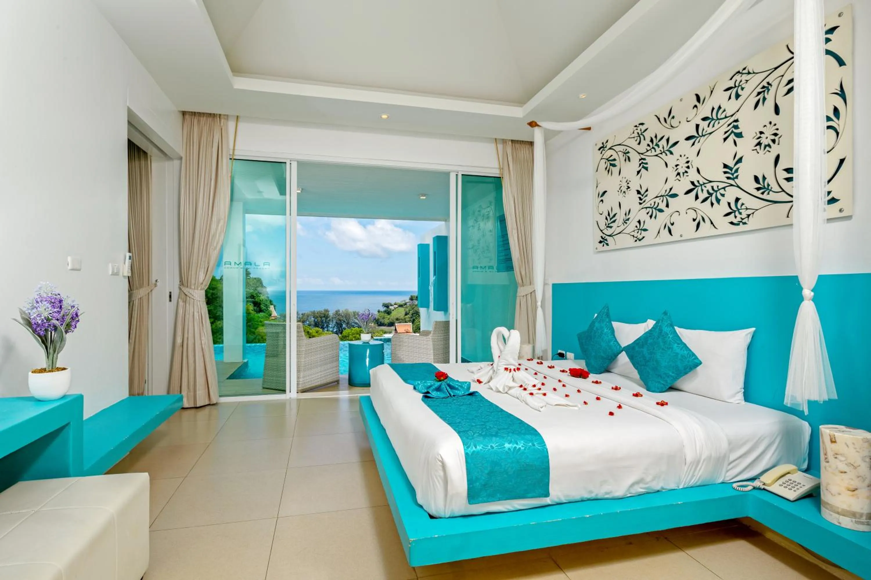 People, Bed in Amala Grand Bleu Resort Hilltops - SHA