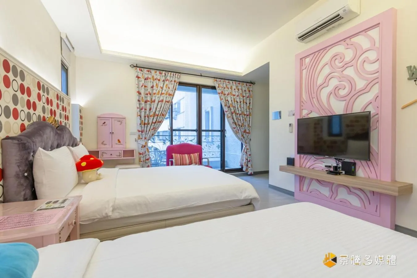 Photo of the whole room, Bed in Happiness is coming(Near Hualien Railway Station)