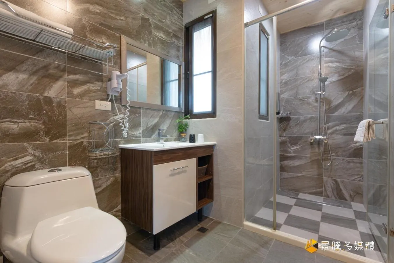 Toilet in Happiness is coming(Near Hualien Railway Station)