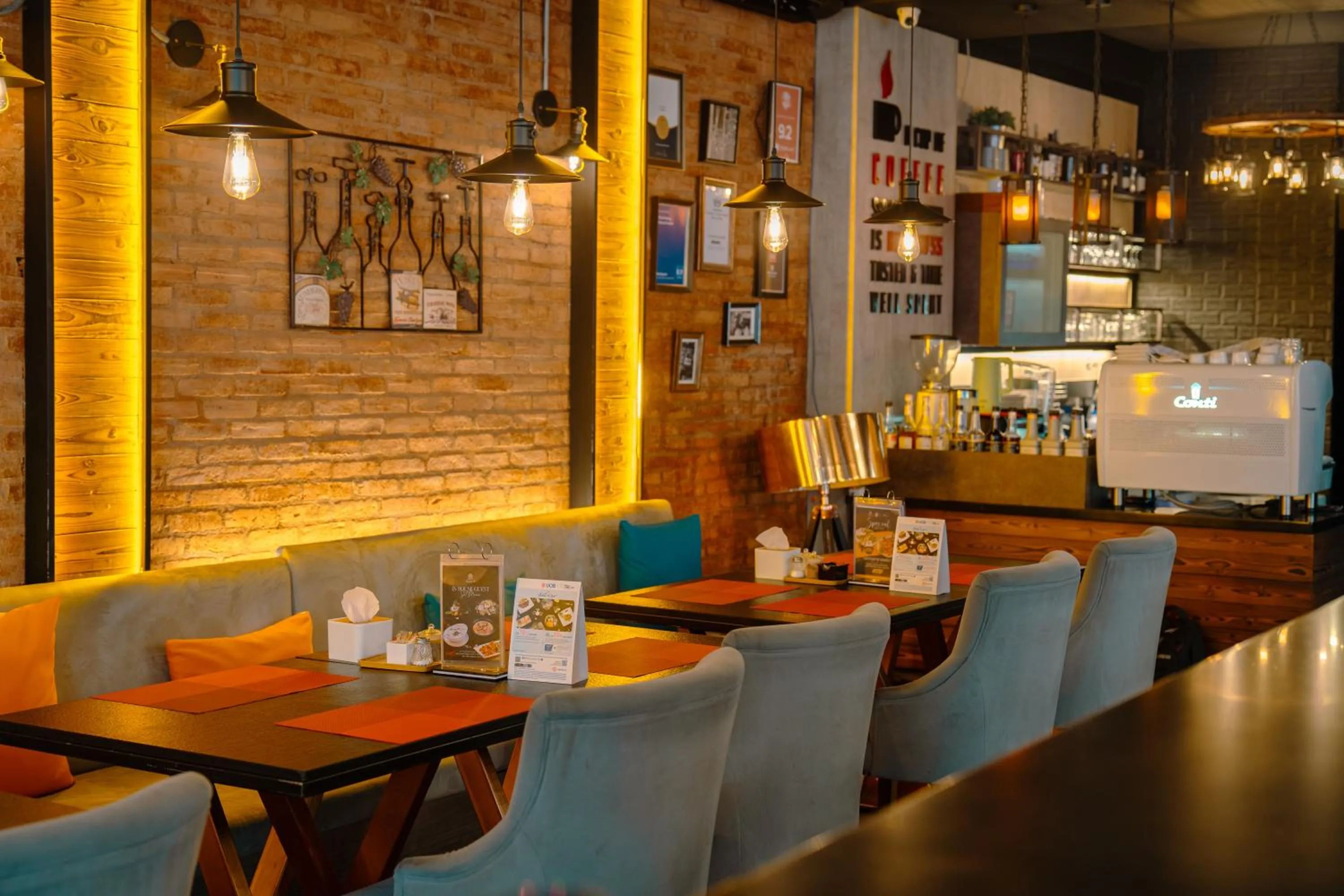 Restaurant/places to eat in The Printing House Poshtel