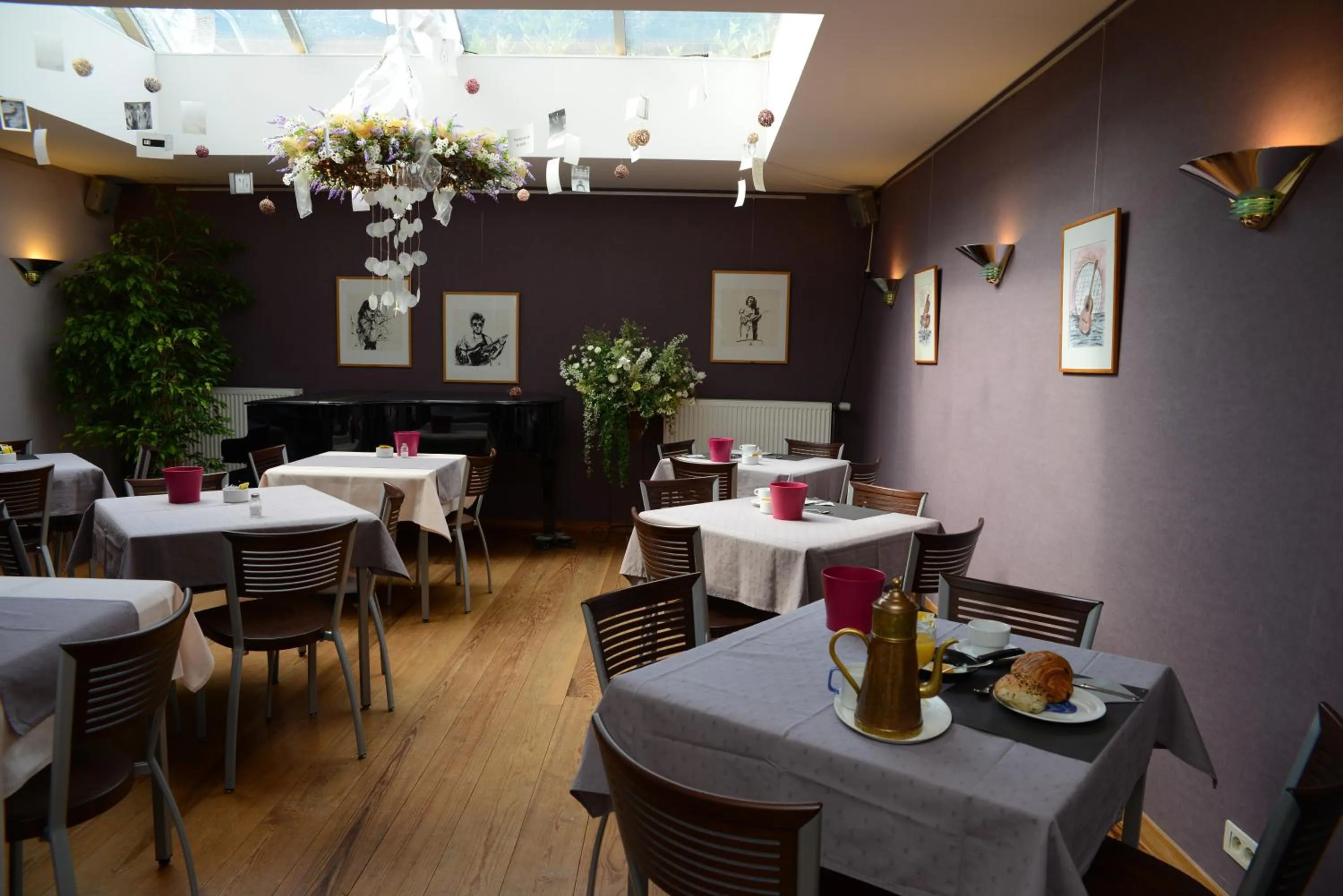 Restaurant/places to eat in Focus Hotel