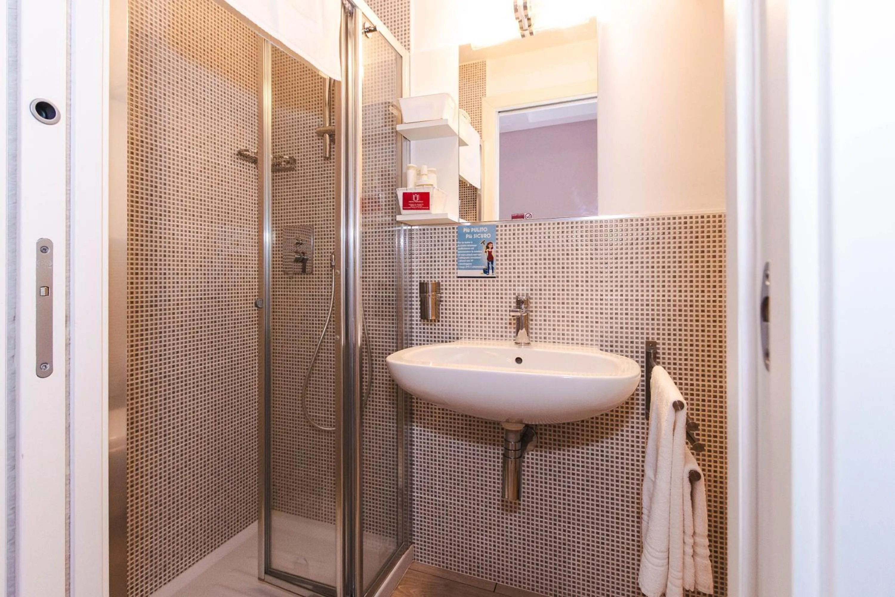 Shower in Dimora Francesca