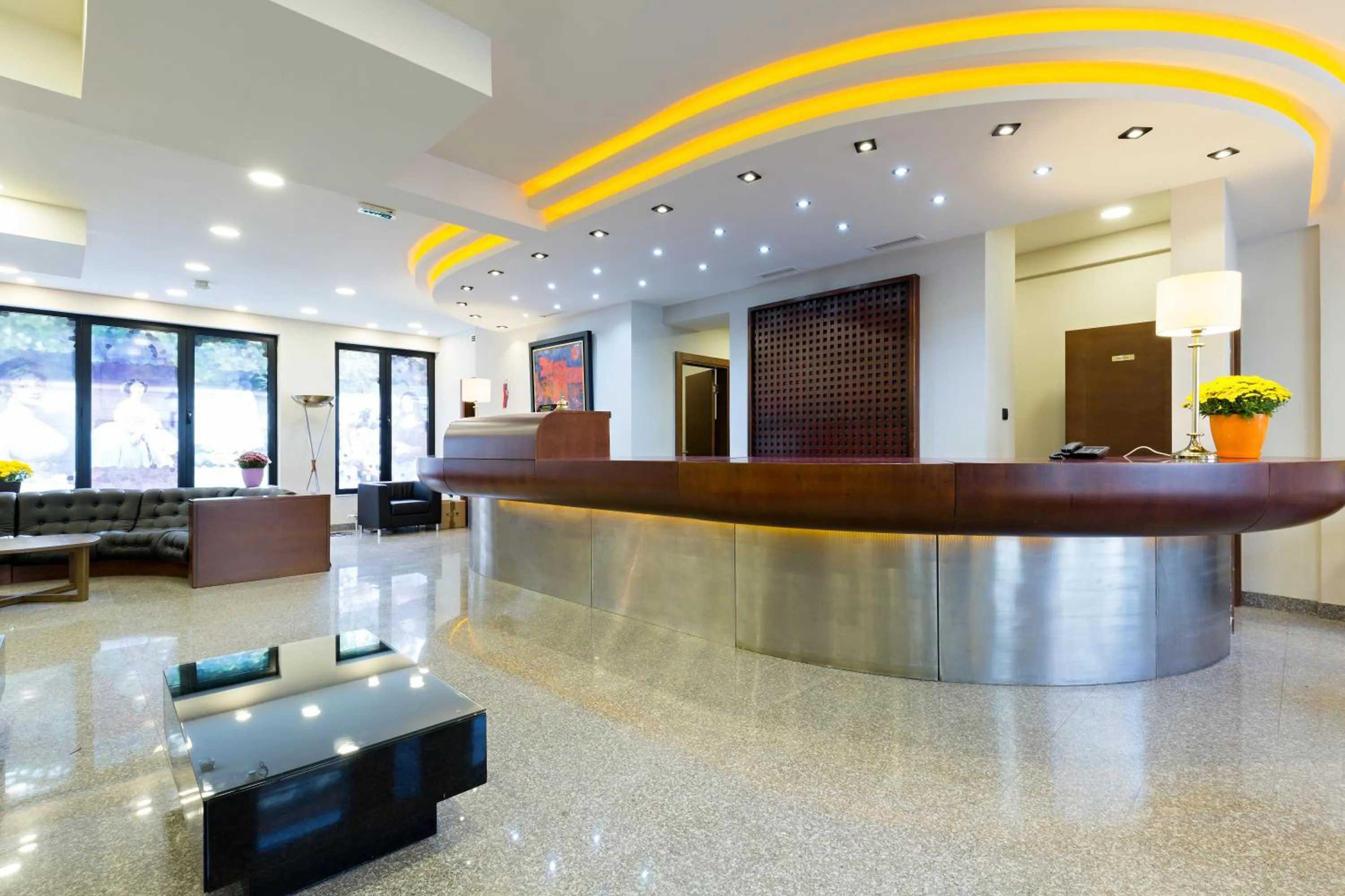 Lobby or reception in Hotel Sterling Garni