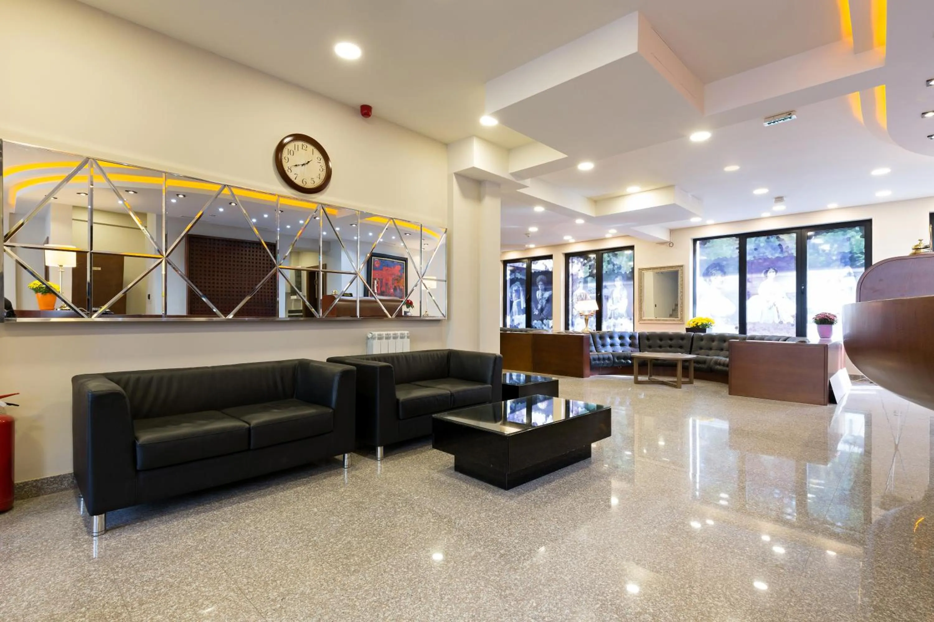 Lobby or reception in Hotel Sterling Garni