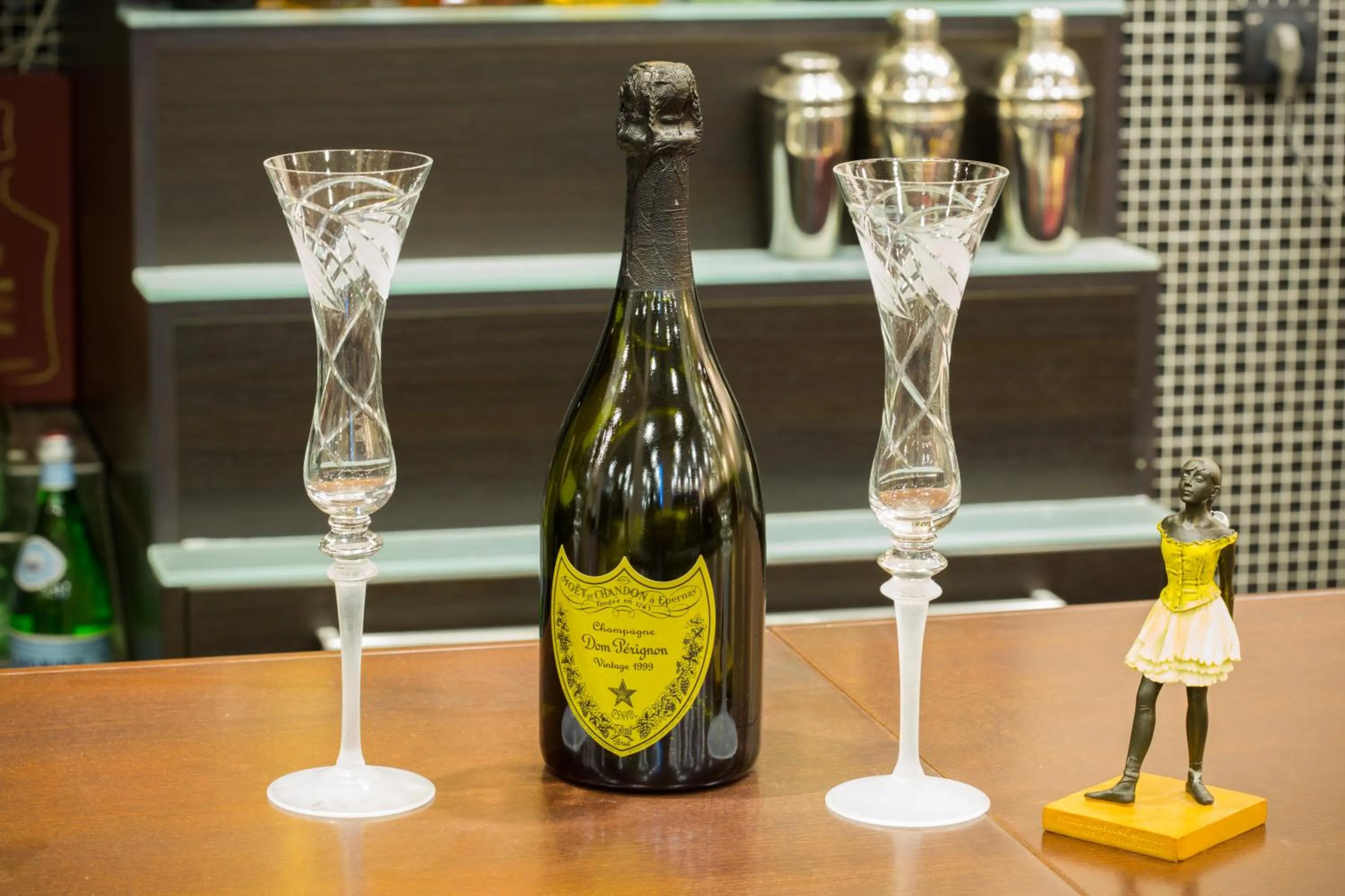 Alcoholic drinks in Hotel Sterling Garni