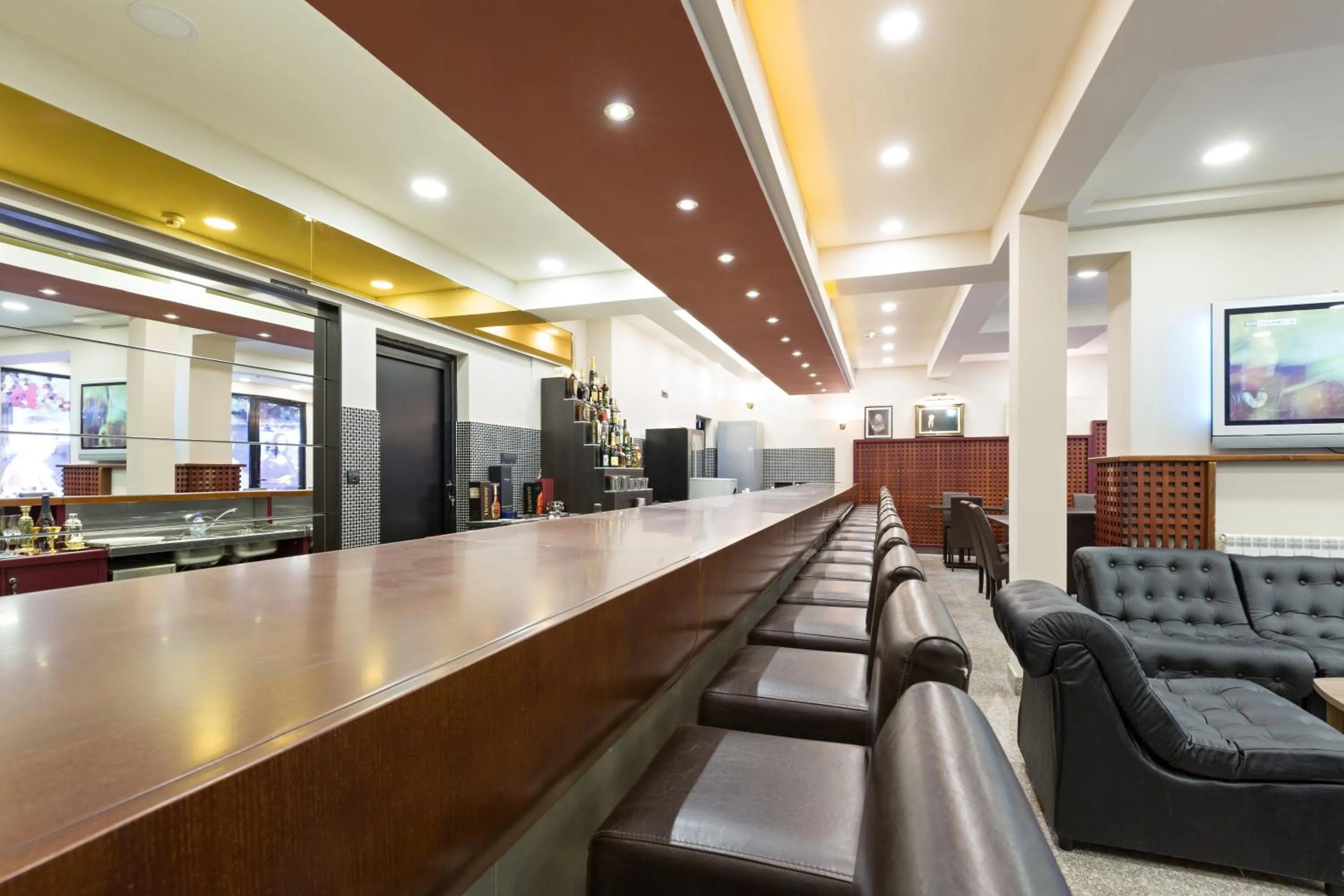 Lounge or bar in Hotel Sterling Garni