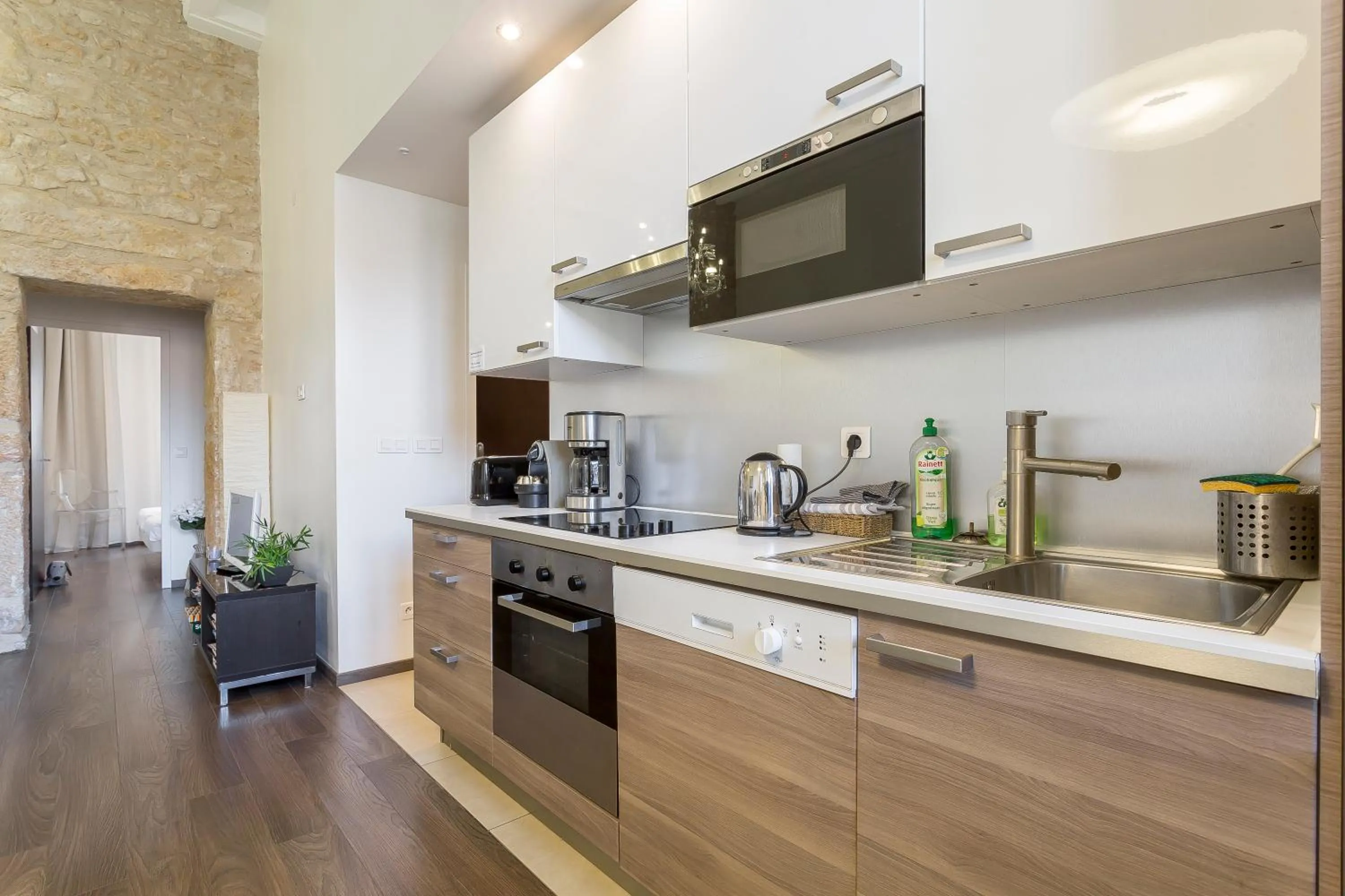 Kitchen or kitchenette in LE JACQUARD Garage Lyon Centre pour 2 à 8 pers