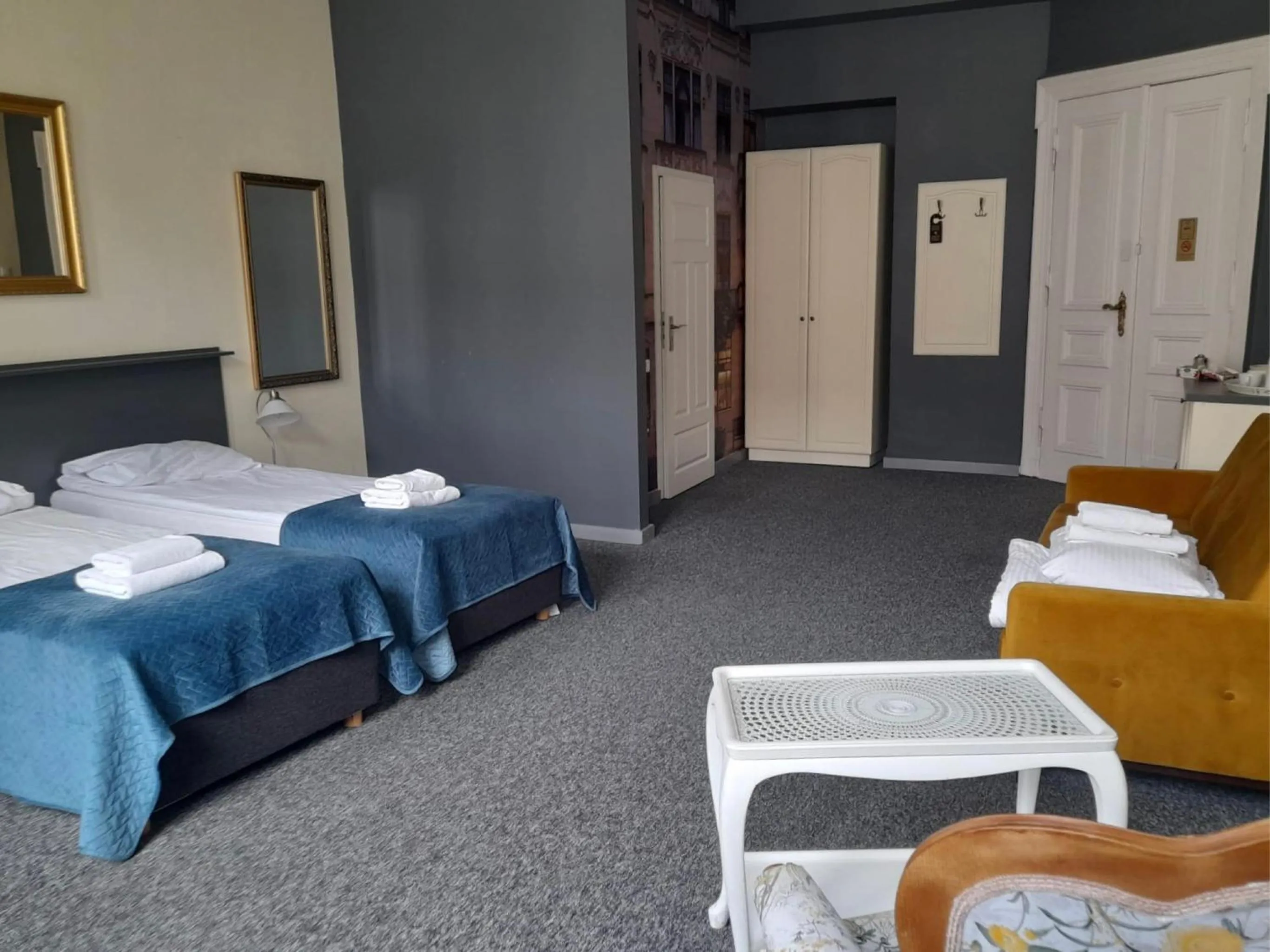 Photo of the whole room, Bed in Good Time Residence