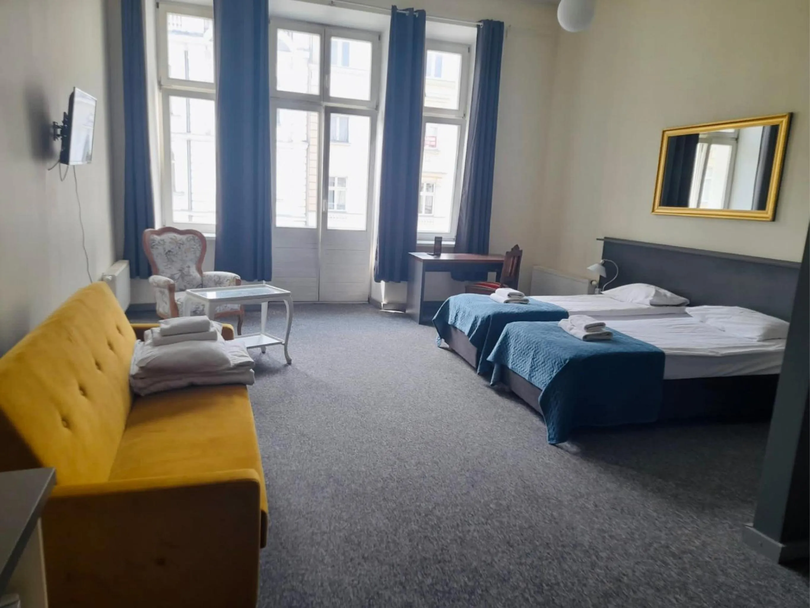 Photo of the whole room, Bed in Good Time Residence