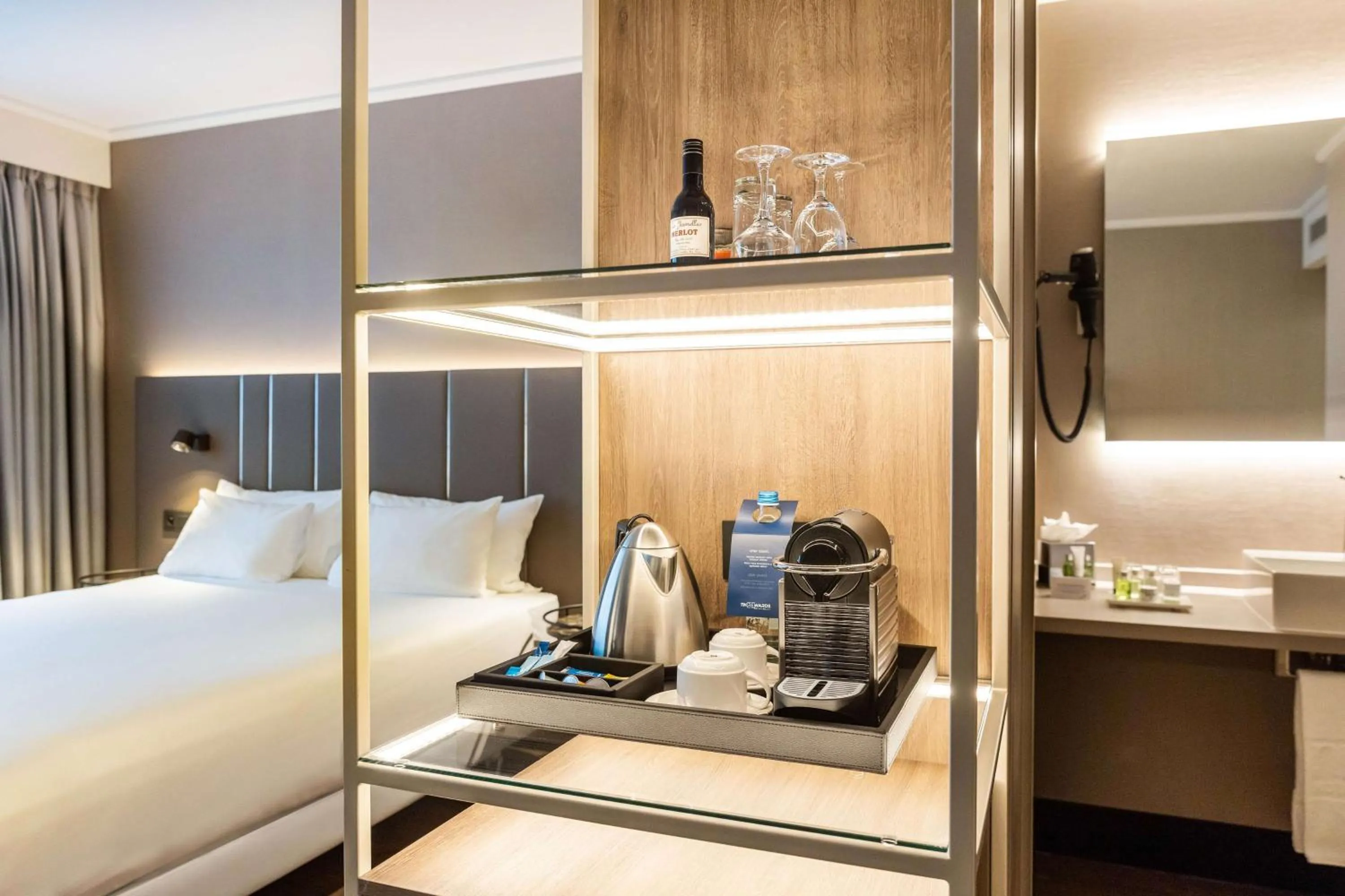 Bedroom, Bed in NH Brussels Airport