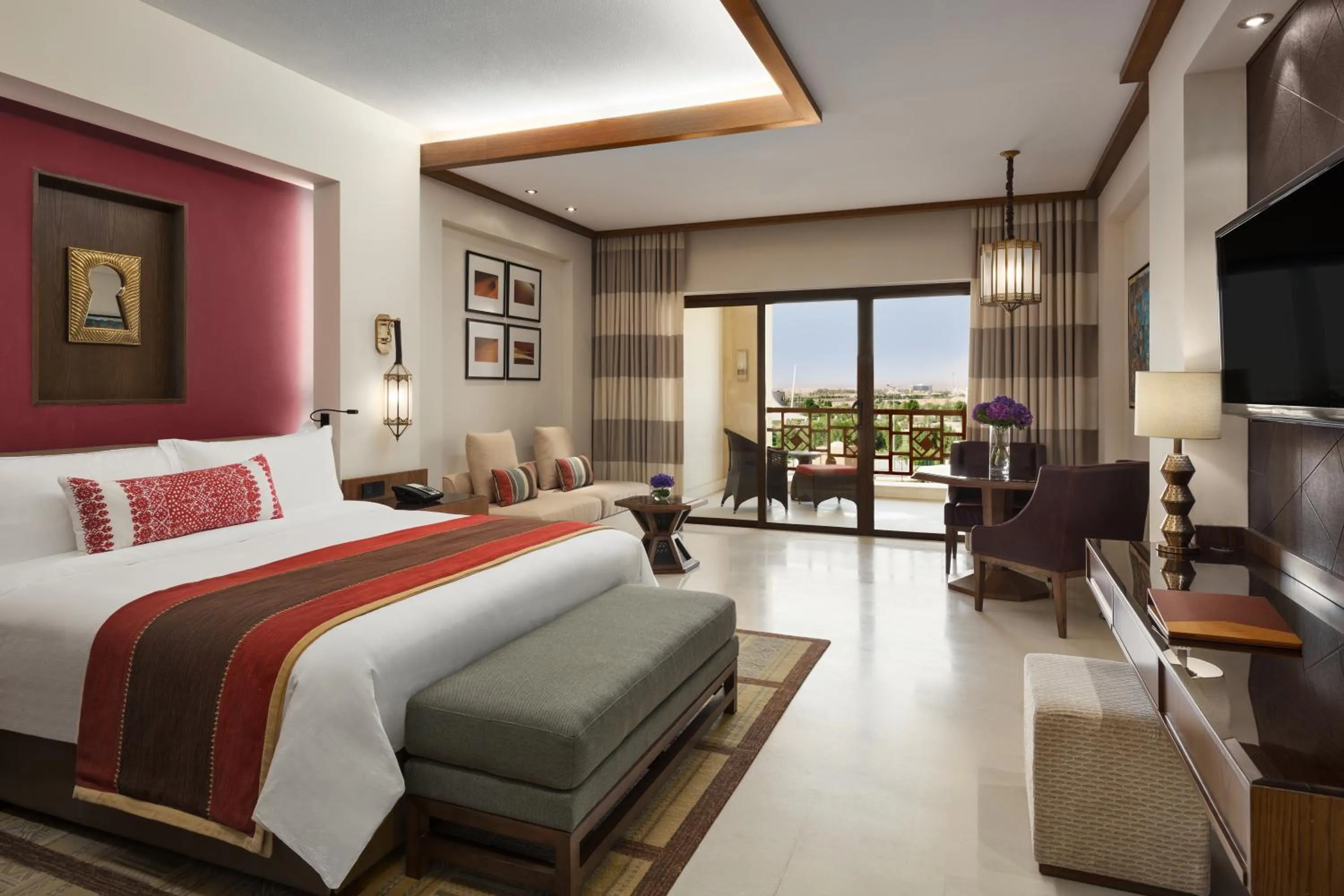 Bedroom, Bed in InterContinental Durrat Al Riyadh Resort & Spa by IHG