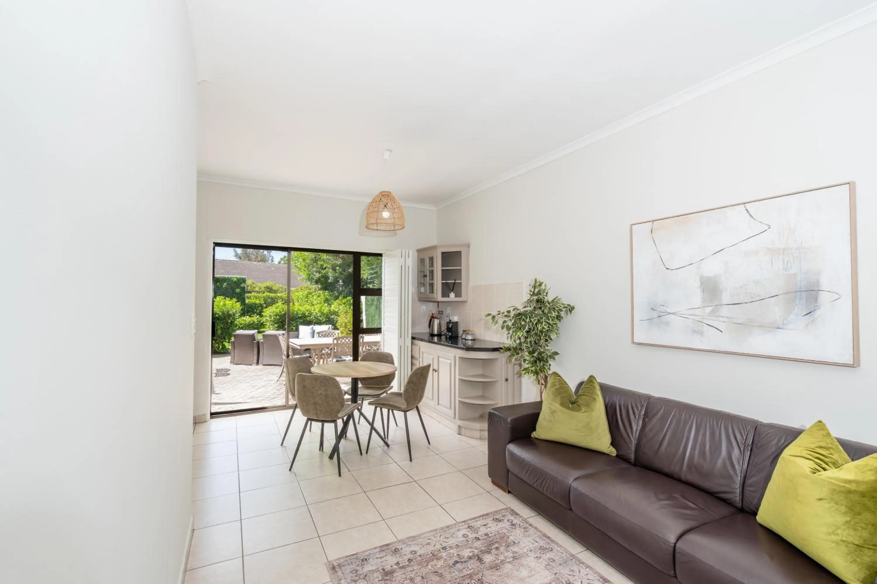 Living room in 2 On Lismore Guesthouse