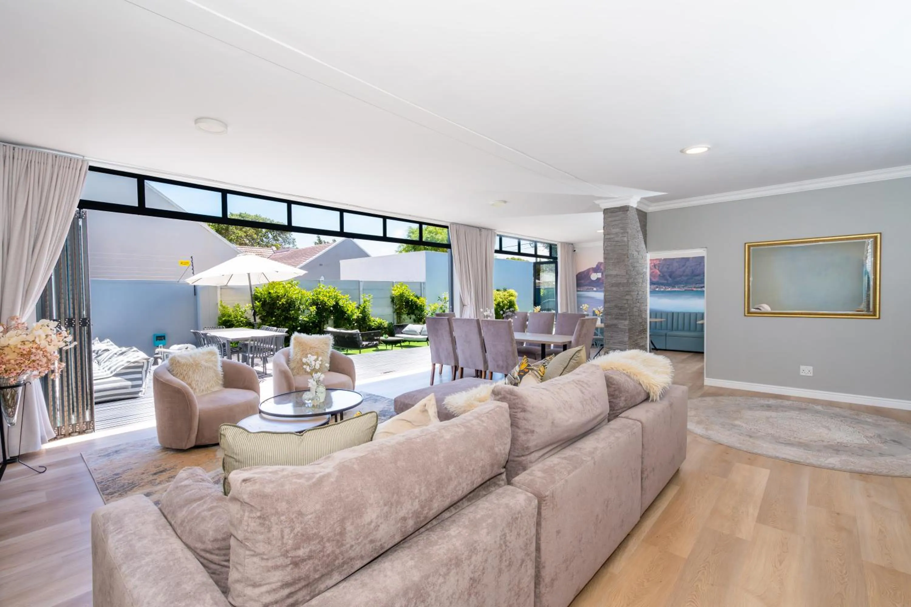 Property building in 2 On Lismore Guesthouse