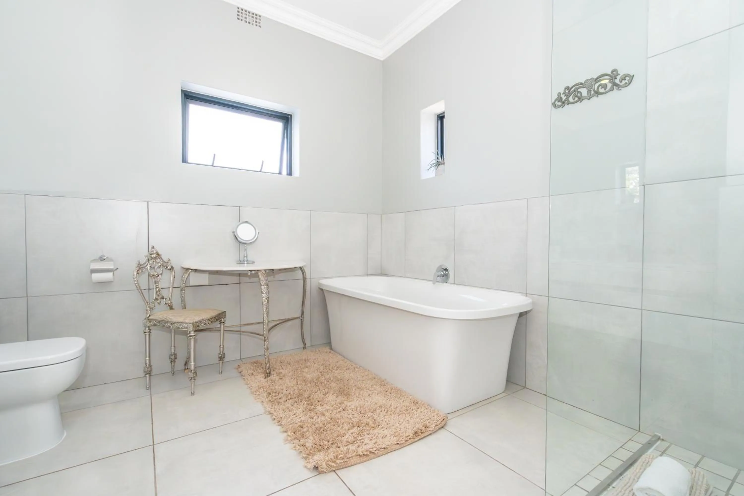 Shower in 2 On Lismore Guesthouse