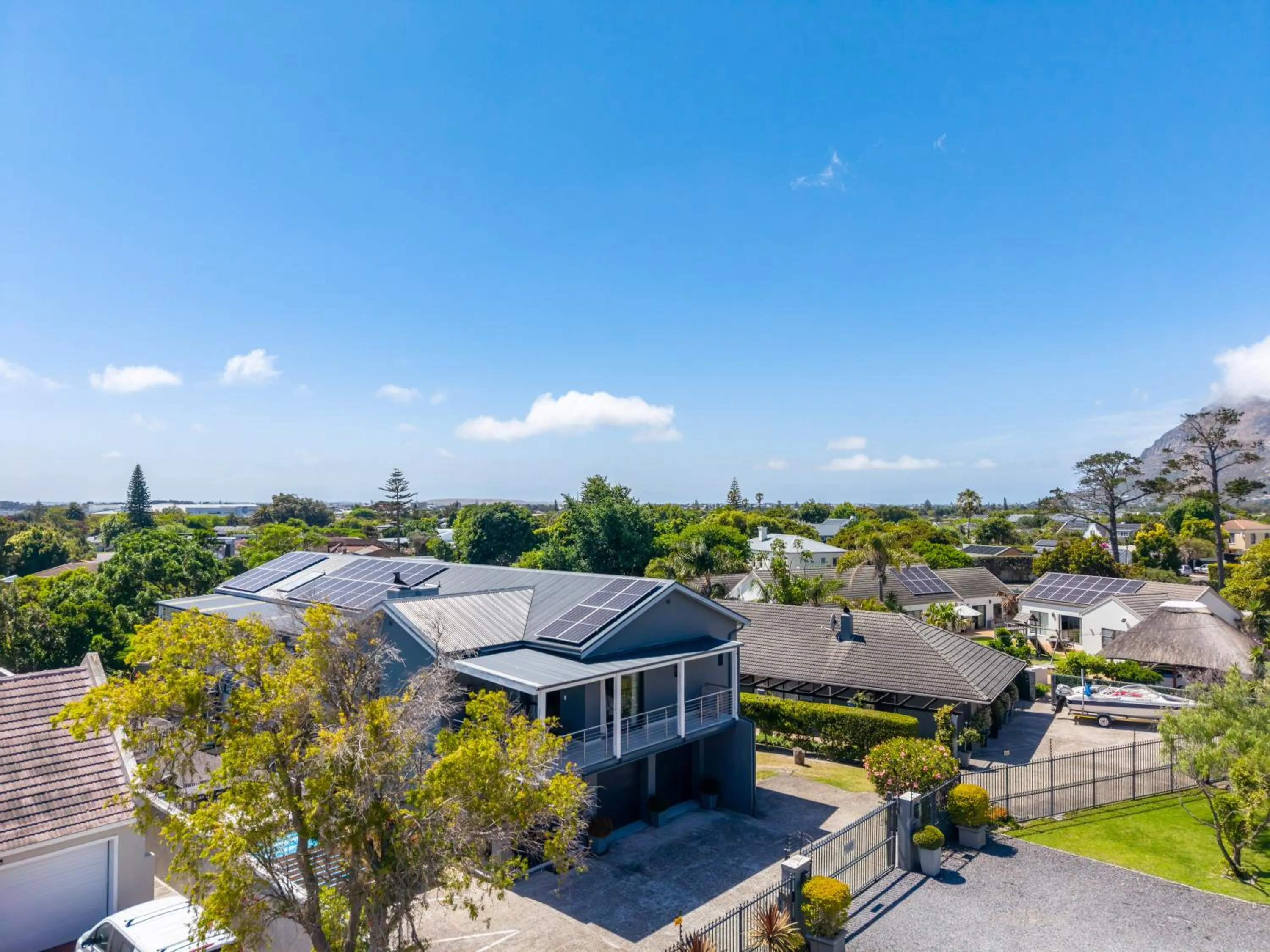 Property building in 2 On Lismore Guesthouse