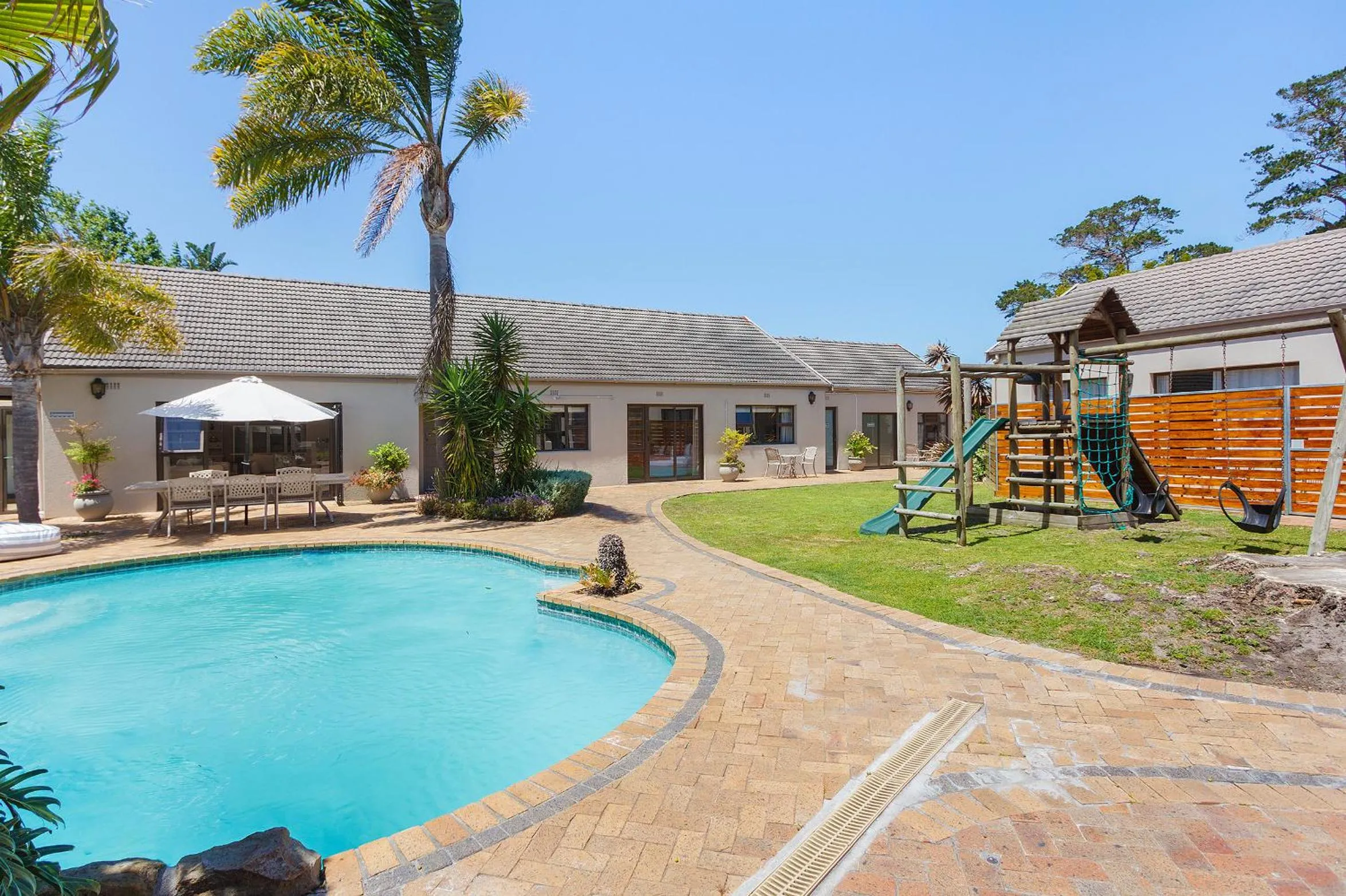 Property building in 2 On Lismore Guesthouse