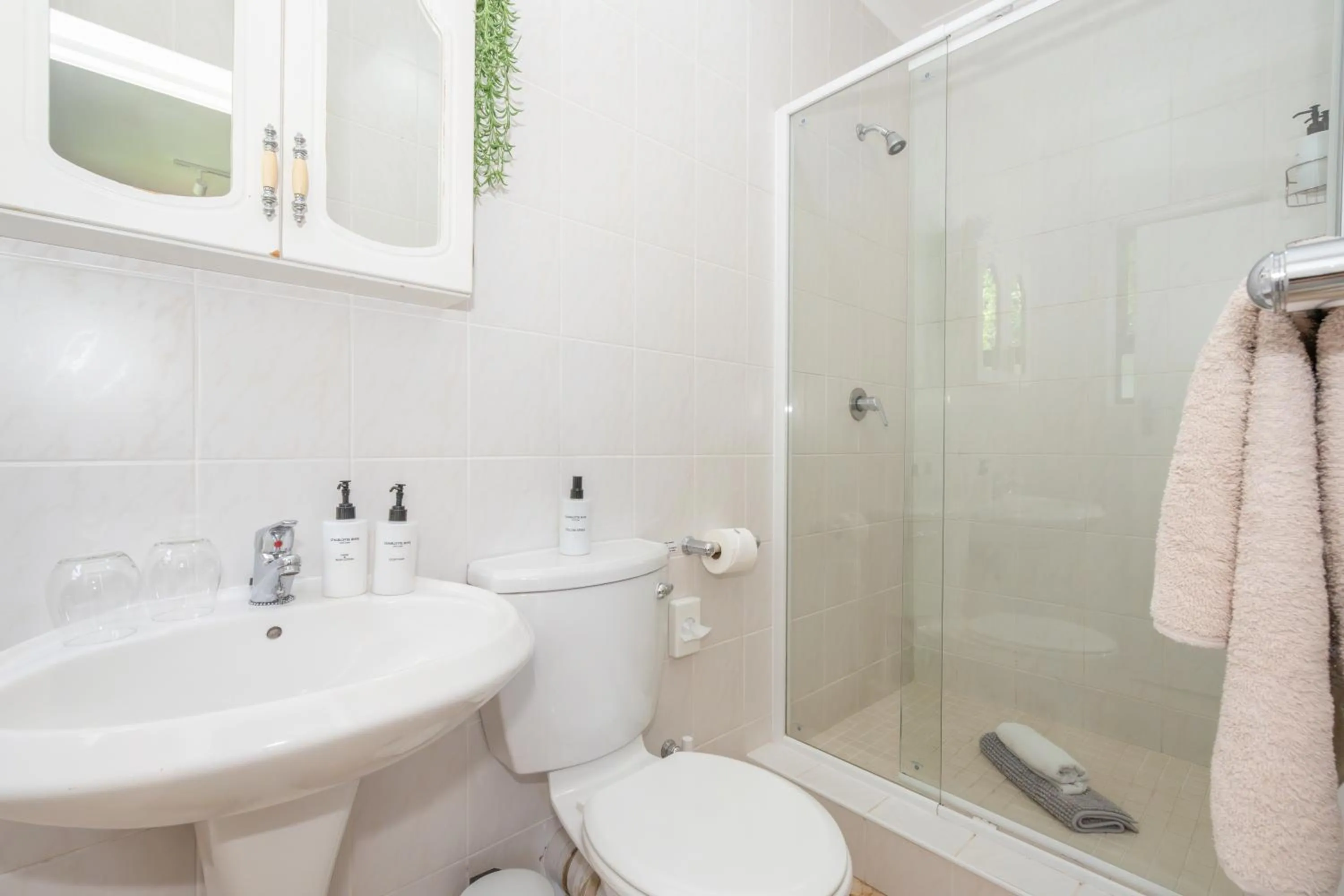 Shower in 2 On Lismore Guesthouse