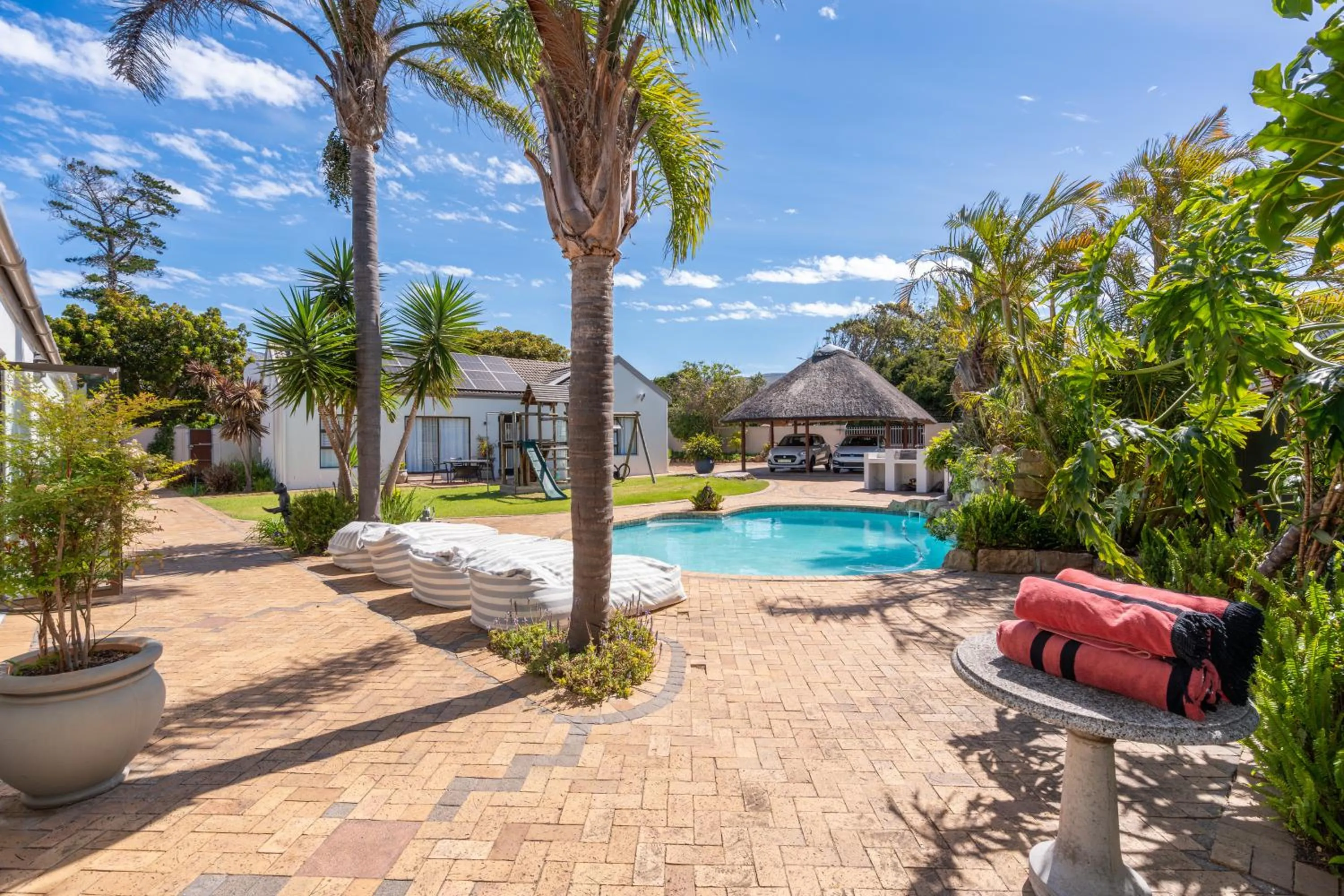 Garden view in 2 On Lismore Guesthouse