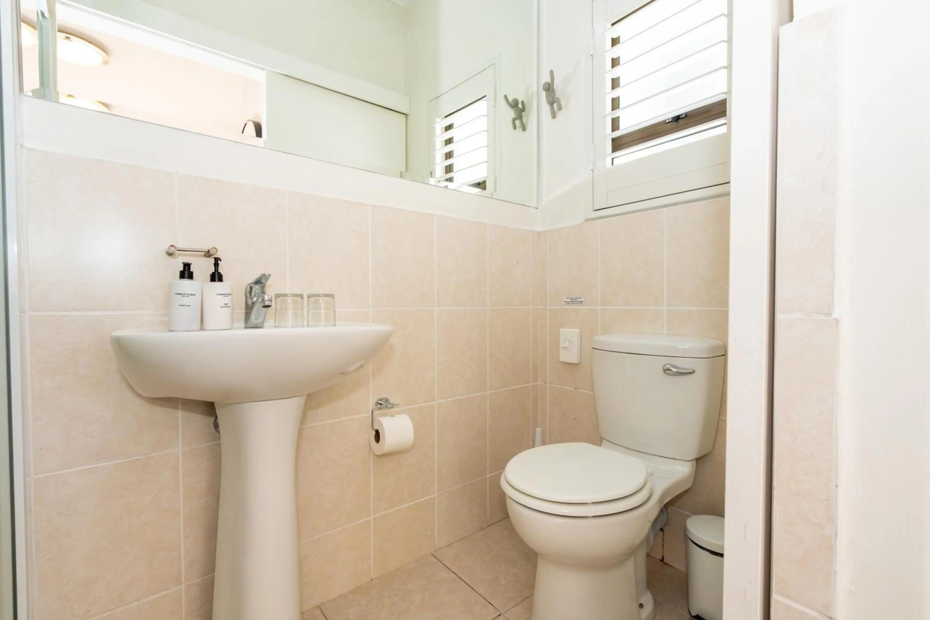 Shower in 2 On Lismore Guesthouse