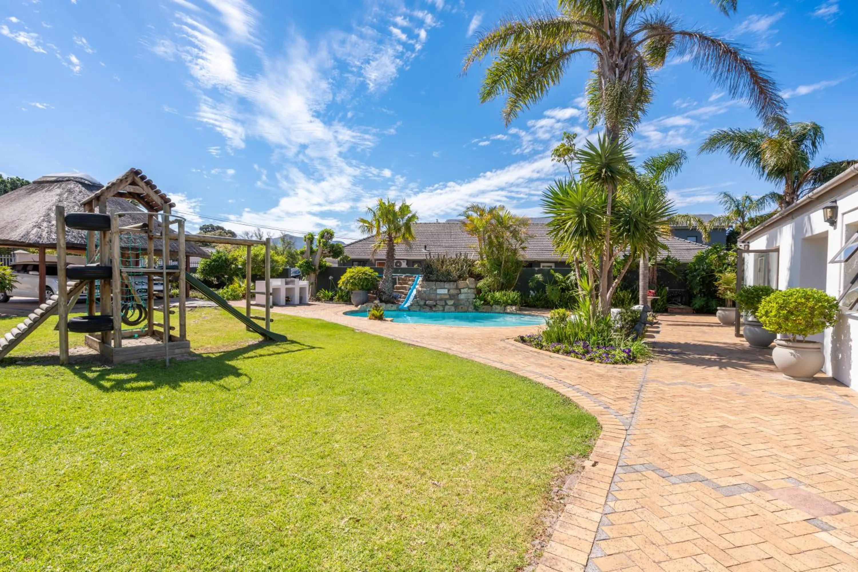 Property building in 2 On Lismore Guesthouse