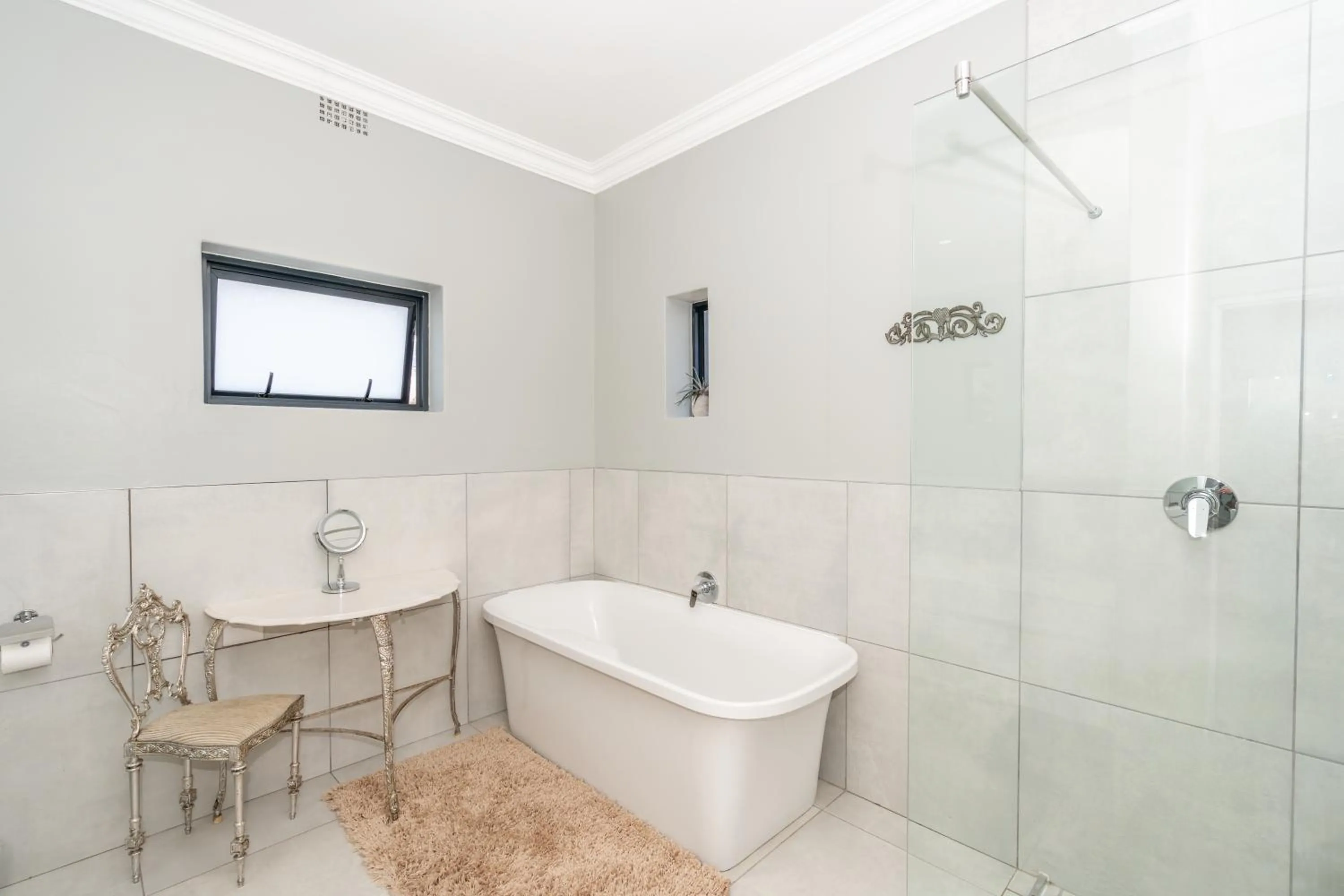 Shower in 2 On Lismore Guesthouse