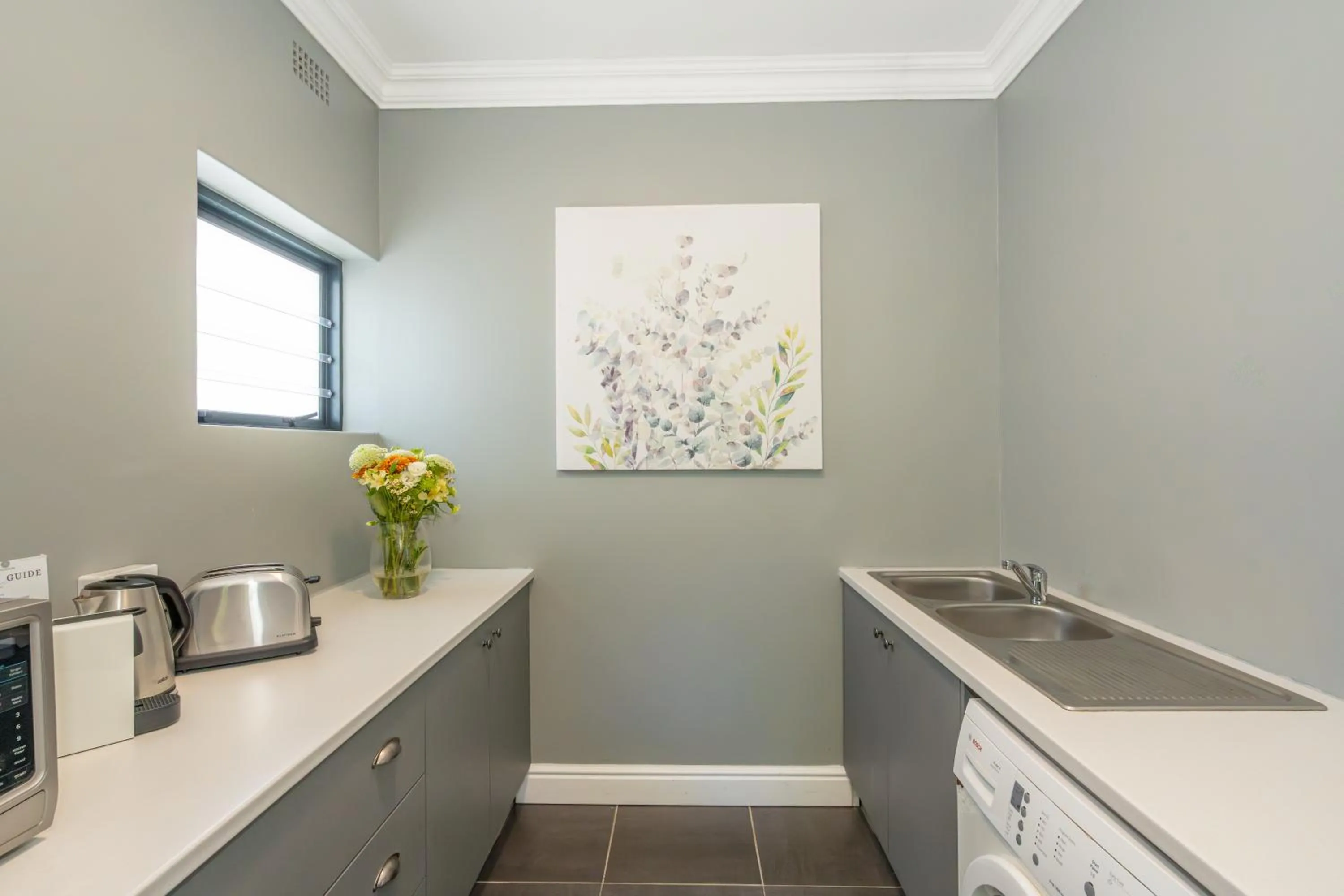 Coffee/tea facilities in 2 On Lismore Guesthouse