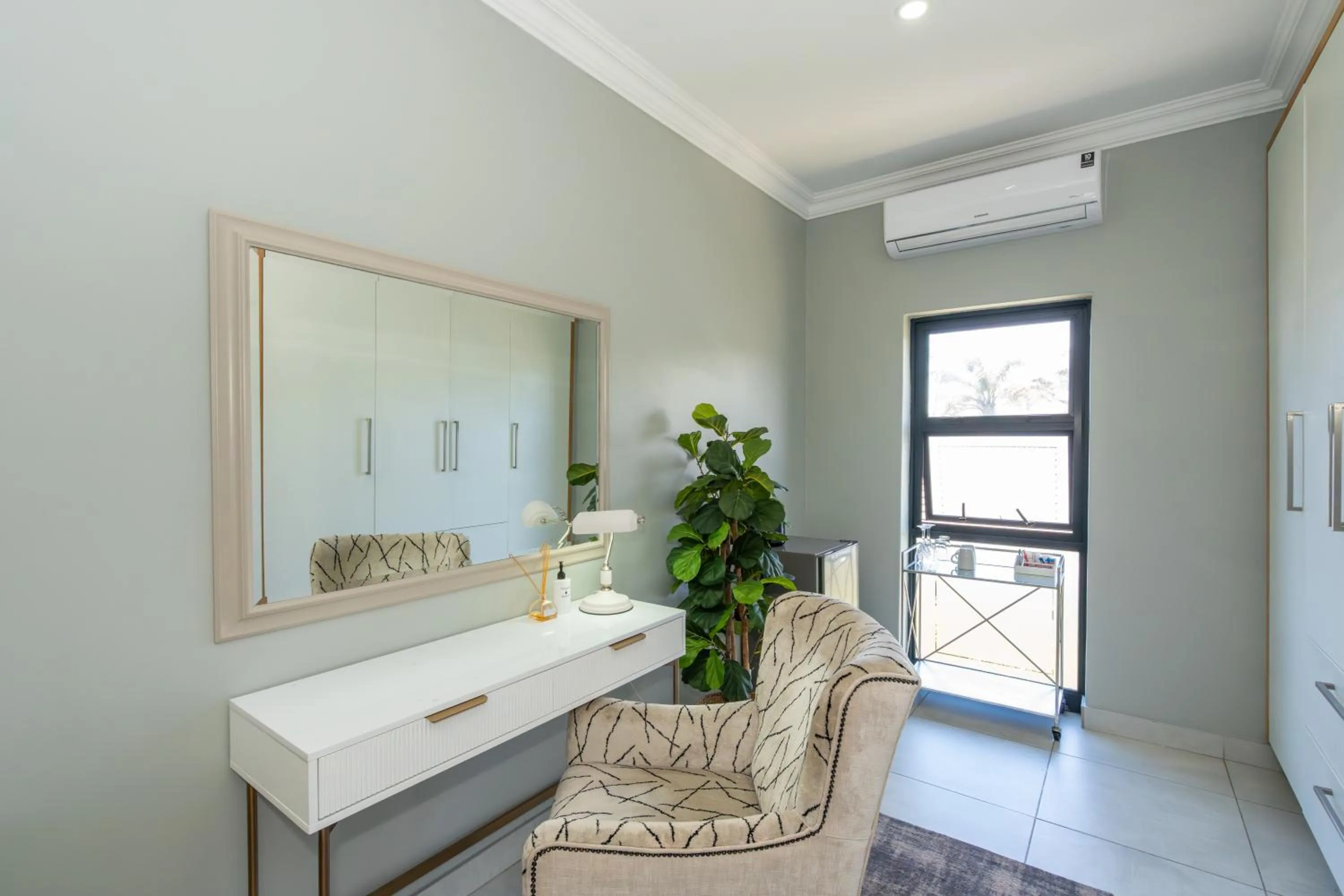 air conditioner in 2 On Lismore Guesthouse