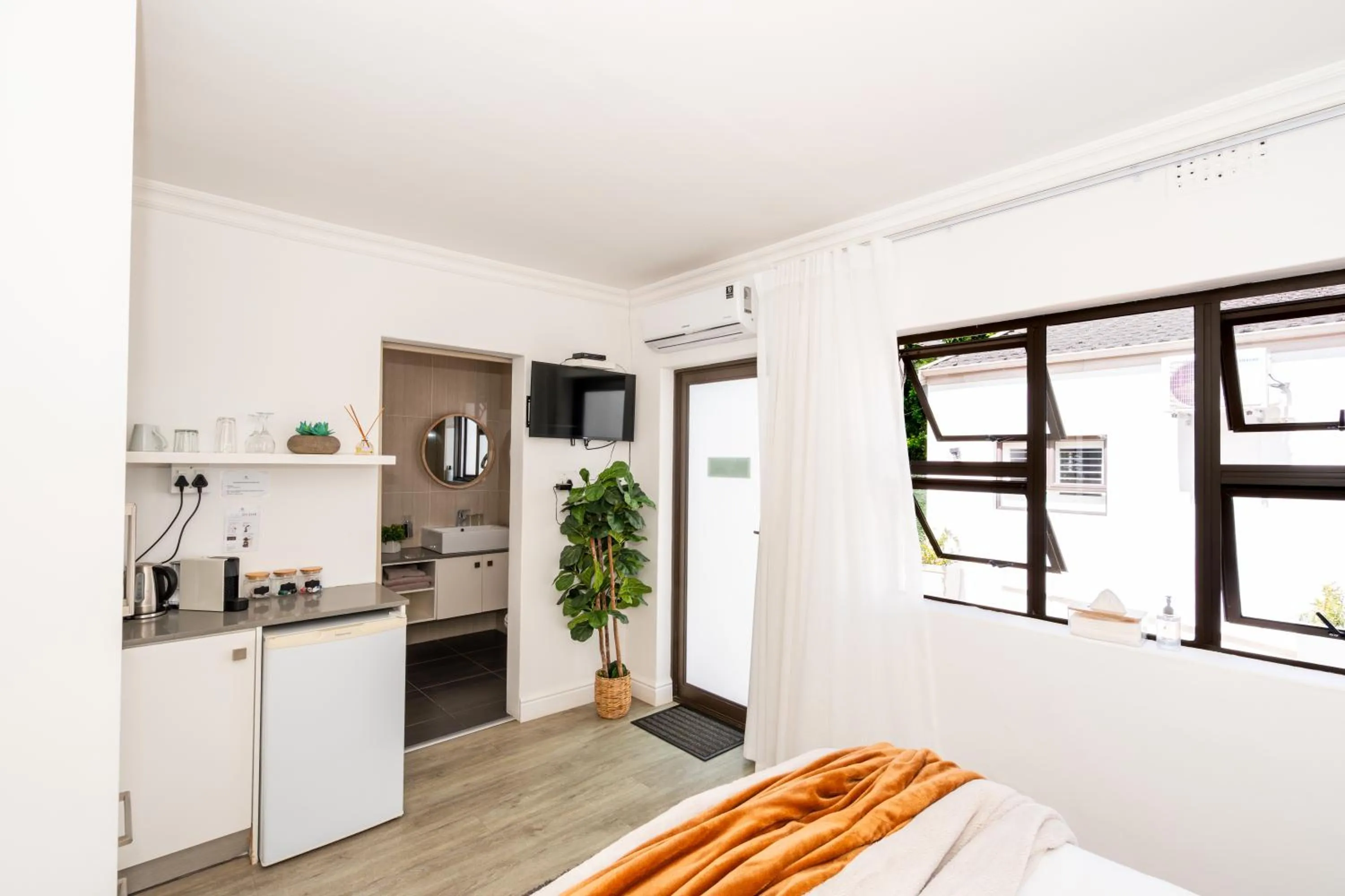 Coffee/tea facilities in 2 On Lismore Guesthouse