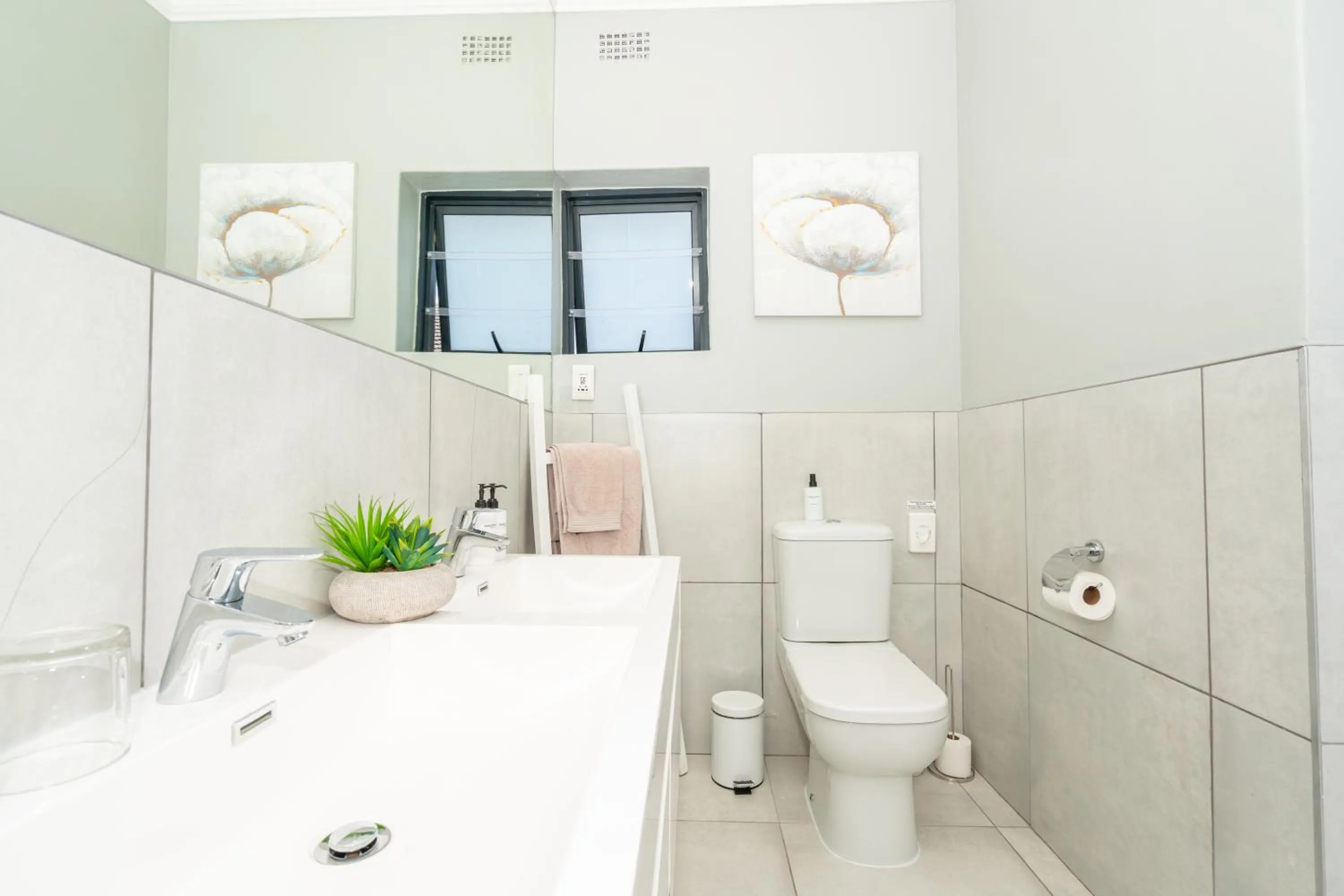 Shower in 2 On Lismore Guesthouse