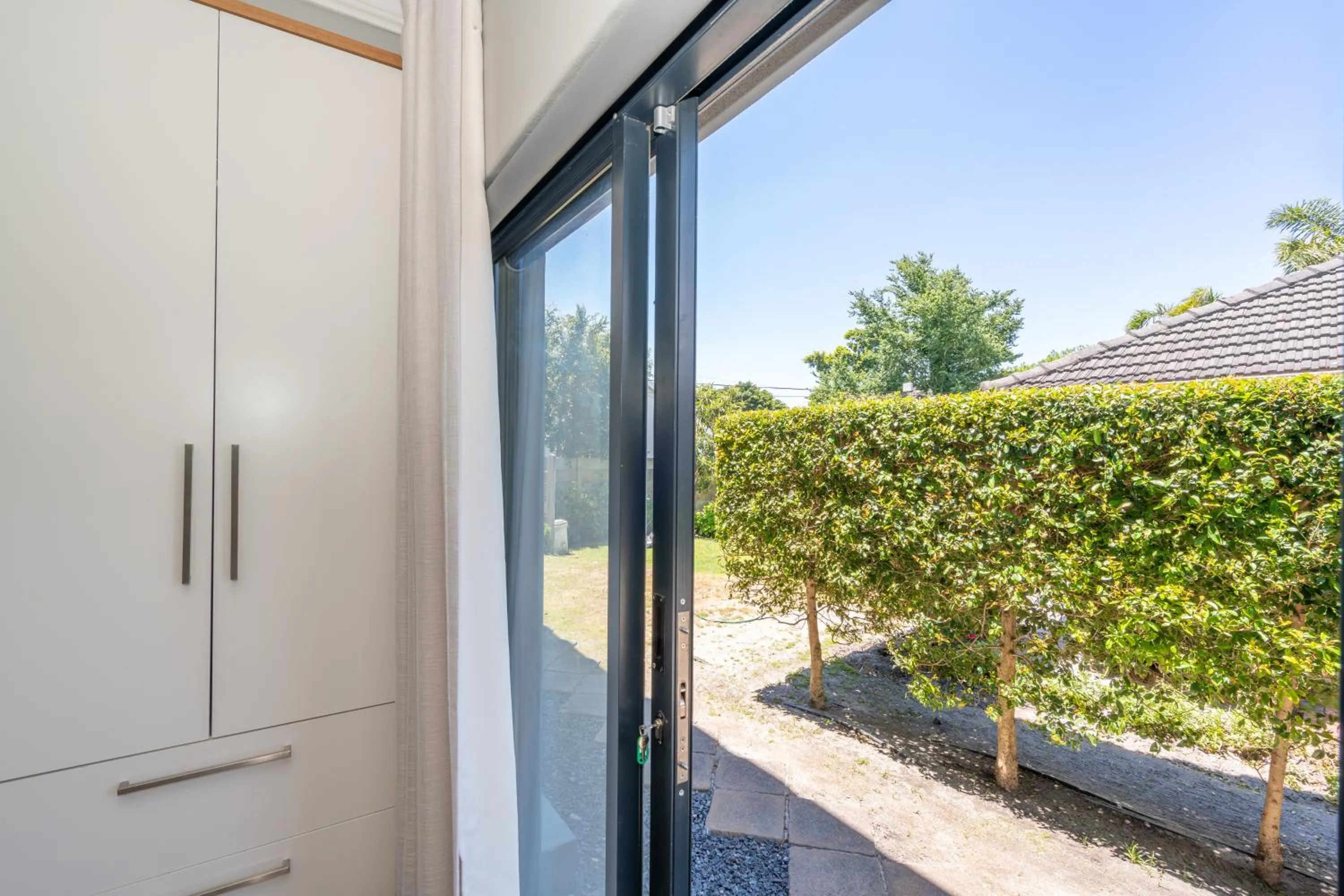 Garden view in 2 On Lismore Guesthouse