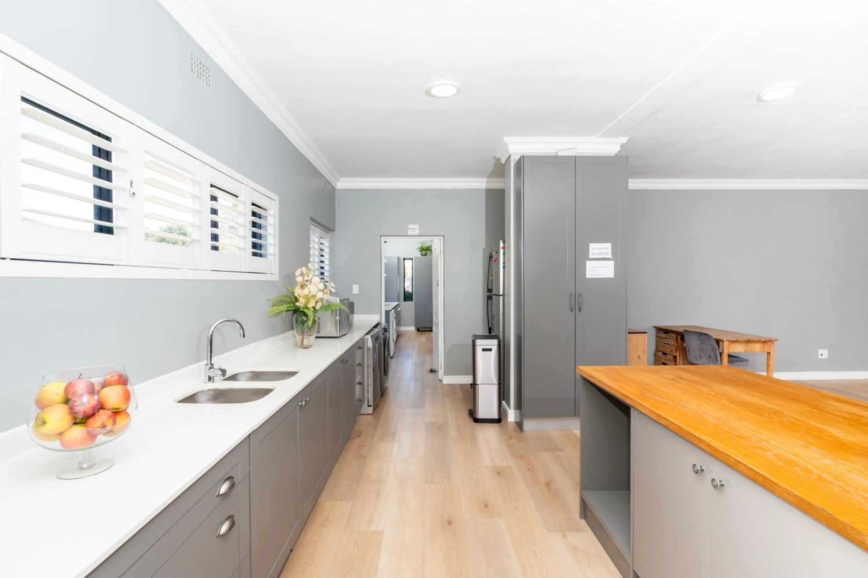 kitchen in 2 On Lismore Guesthouse